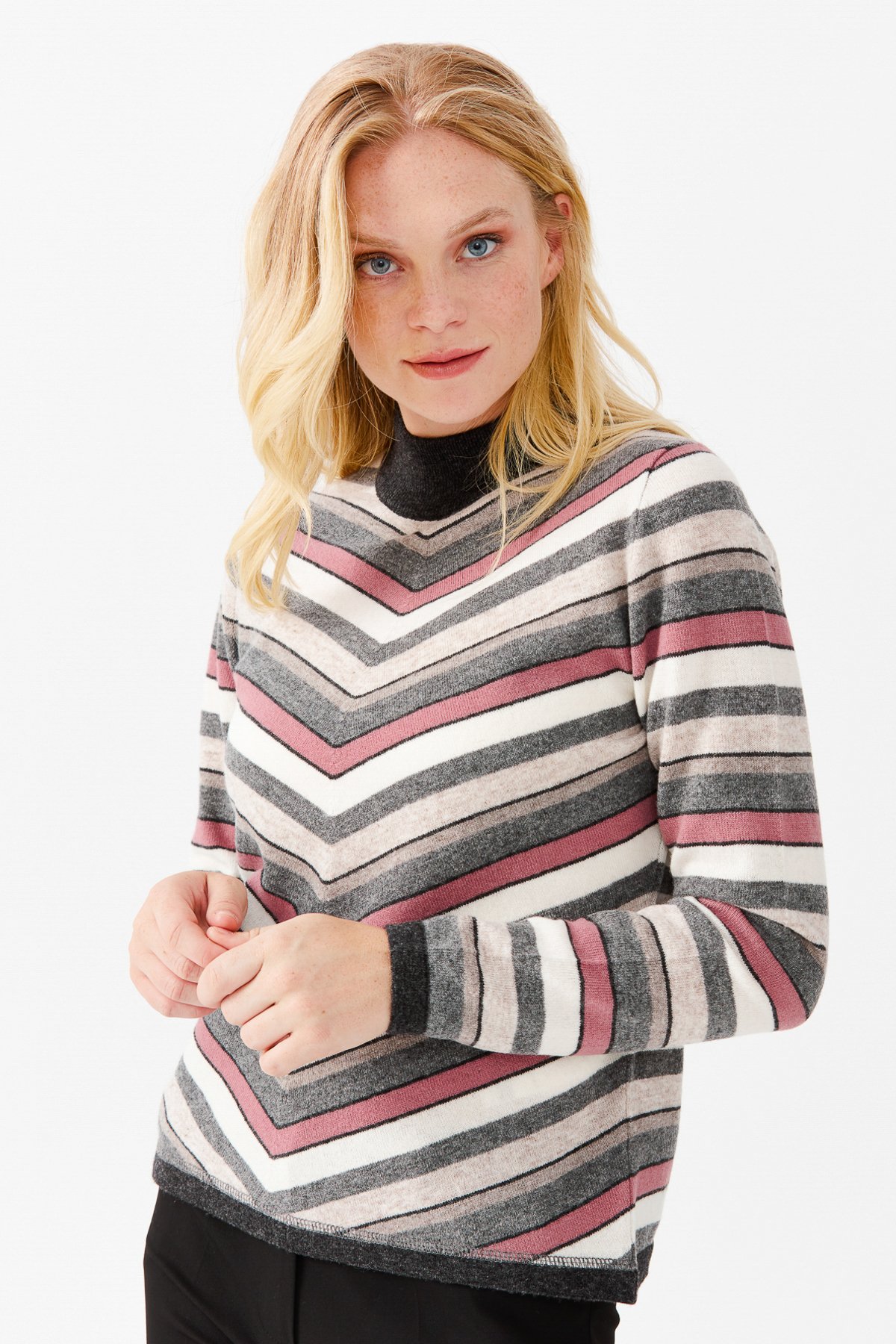 22292Женский шерстяной свитер серый