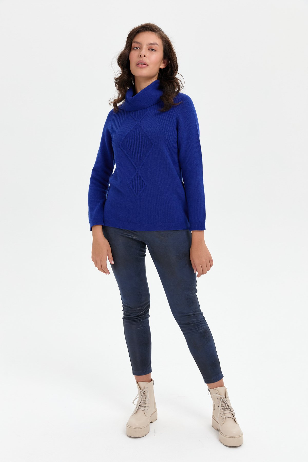 24200Kadın Degaje Yaka Dikişsiz Önü Selanik Yün Kazak K.S.Mavi