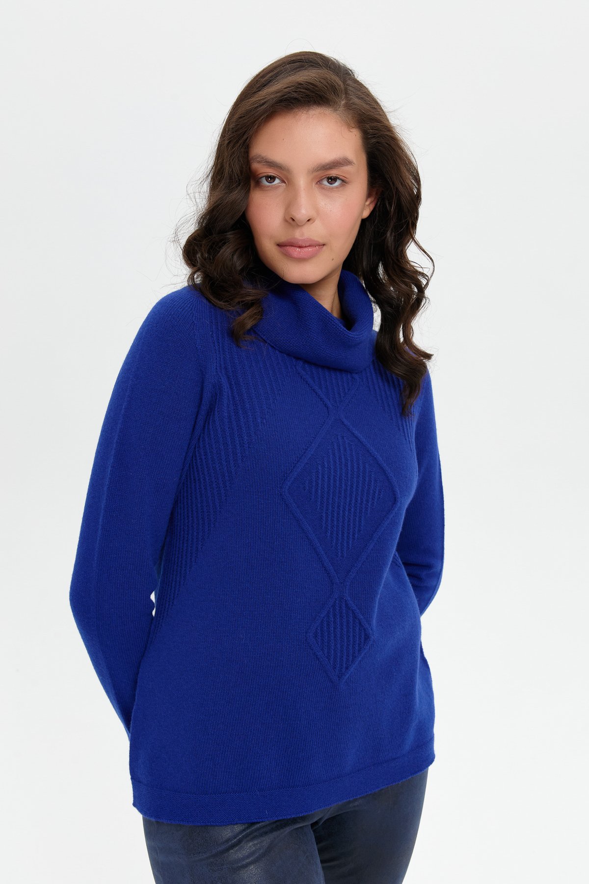 24200Kadın Degaje Yaka Dikişsiz Önü Selanik Yün Kazak K.S.Mavi