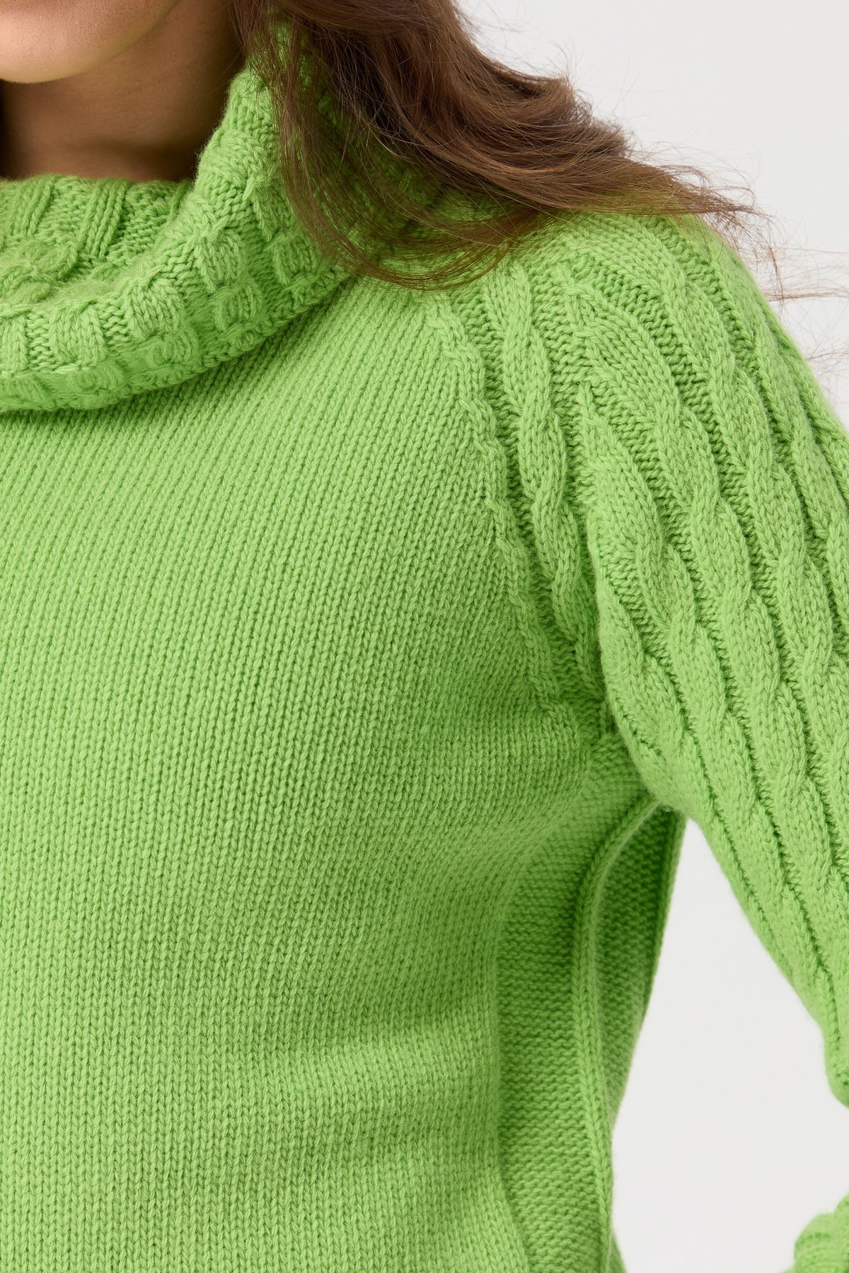 23202Женский шерстяной свитер