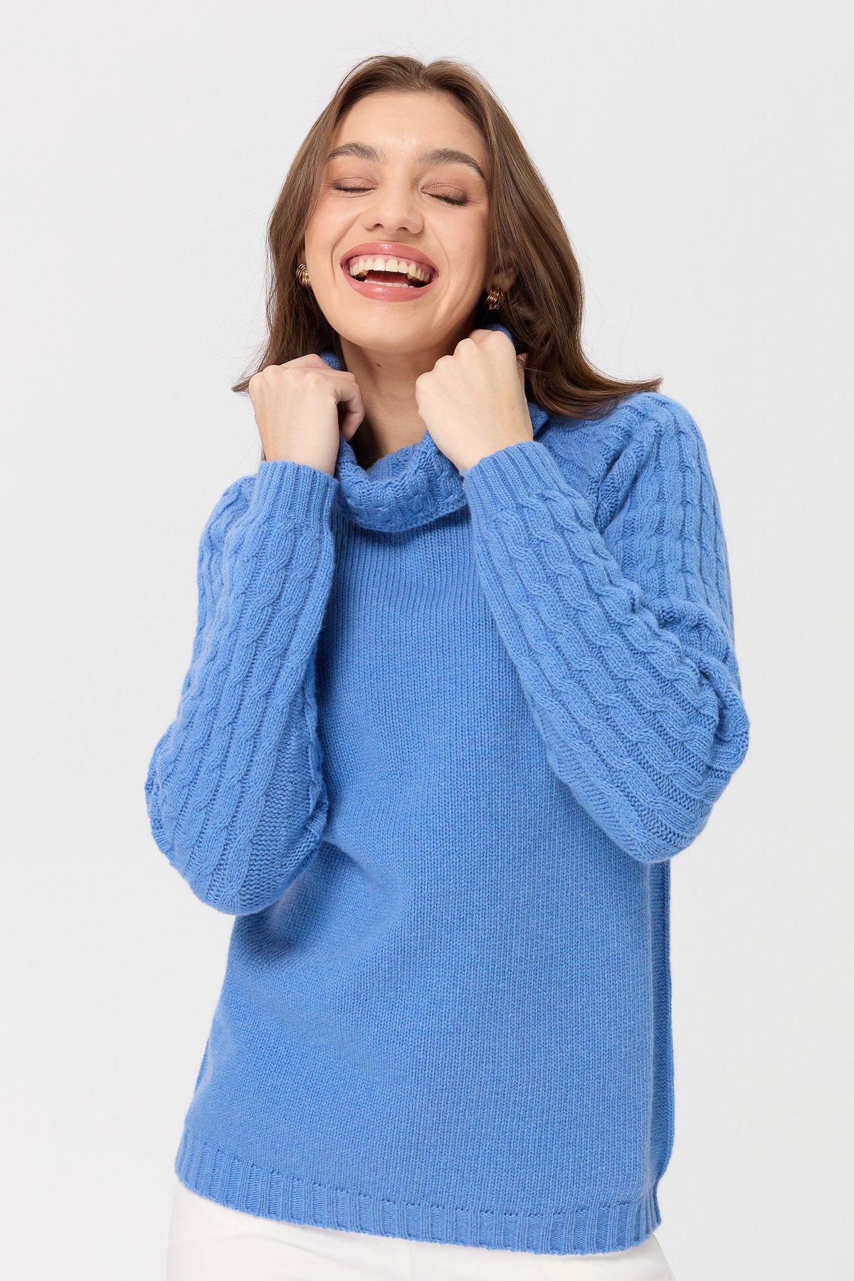 23202Женский шерстяной свитер