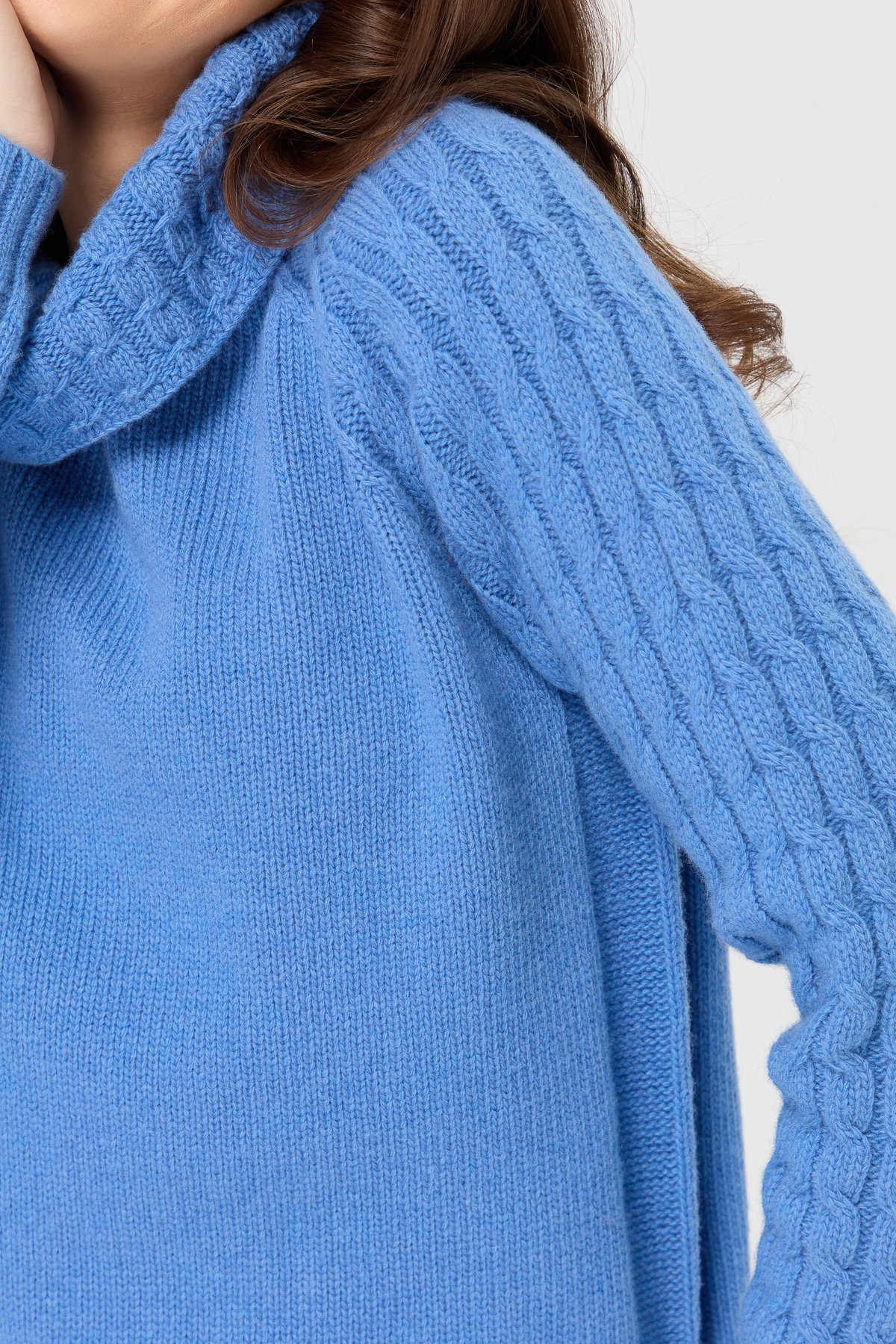 23202Женский шерстяной свитер