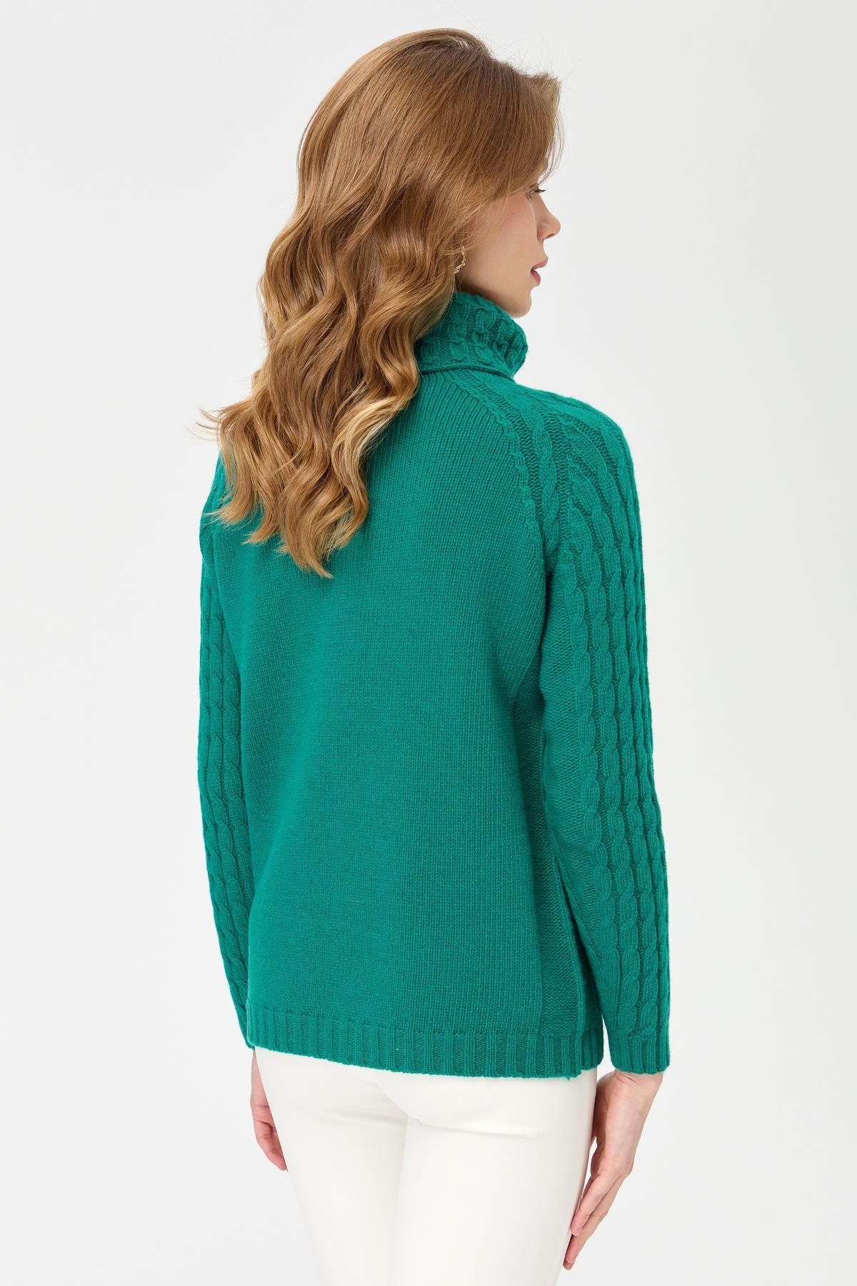 23202Kadın Degaje Yaka Kolu ve Yakası Saç Örgü Yün Kazak A.Ö.Başı