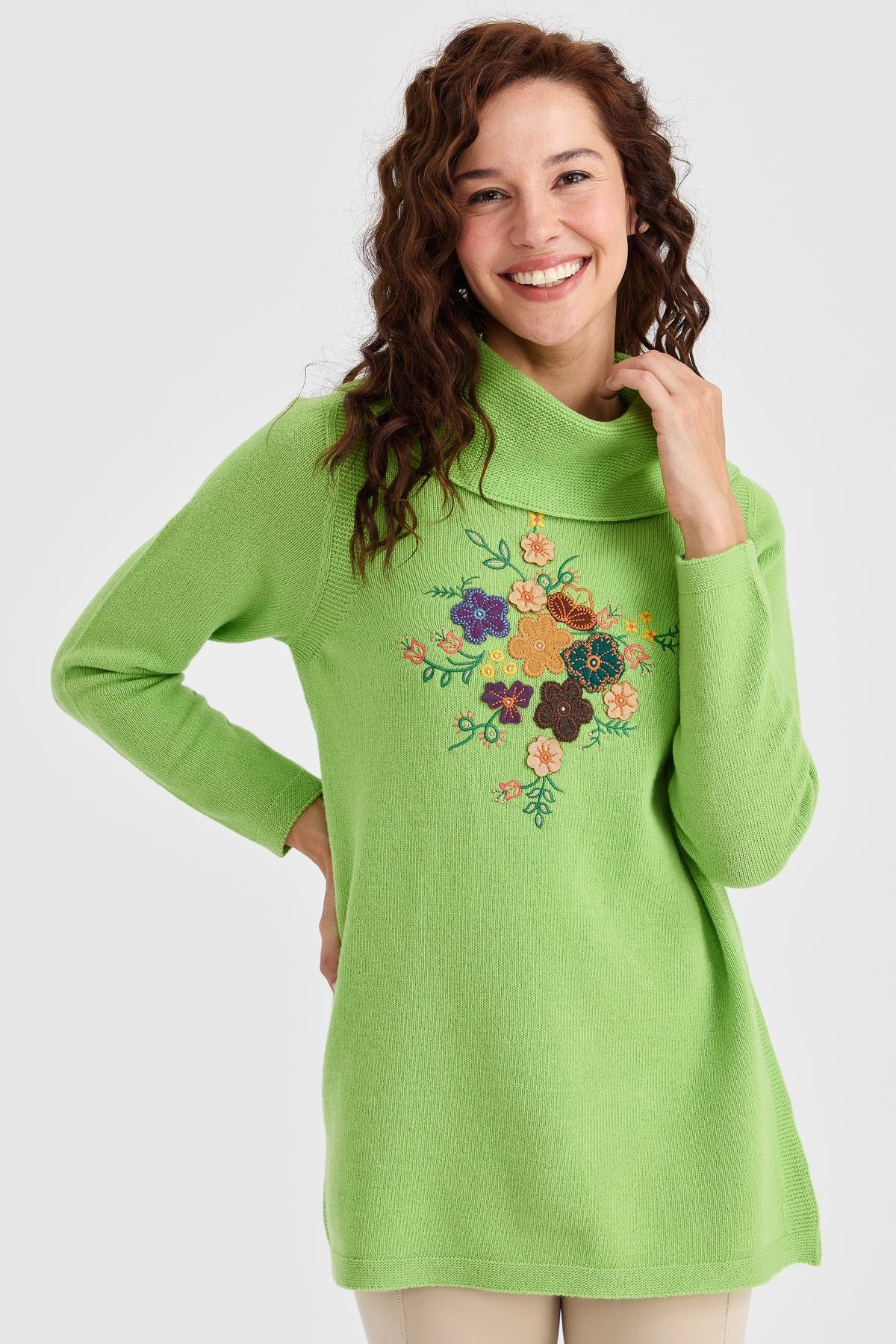 23157Kadın Degaje Yaka Önü İşlemeli Uzun Yün Kazak A.E.Yeşili