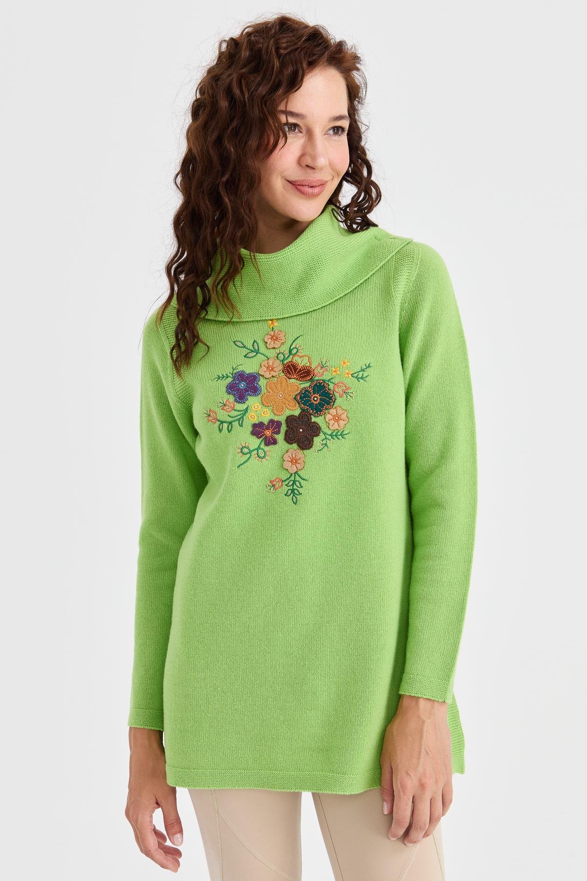 23157Kadın Degaje Yaka Önü İşlemeli Uzun Yün Kazak A.E.Yeşili