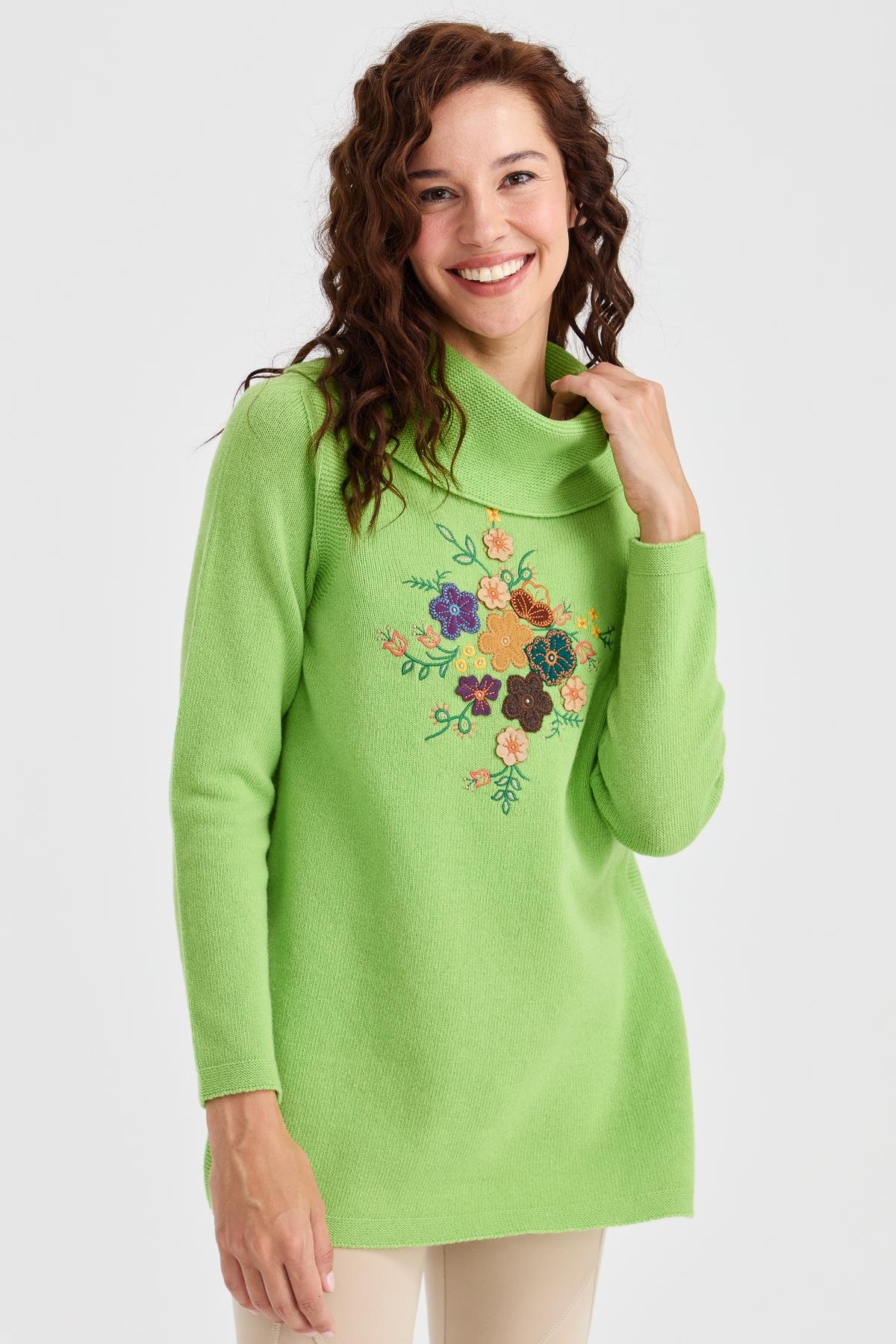 23157Kadın Degaje Yaka Önü İşlemeli Uzun Yün Kazak A.E.Yeşili