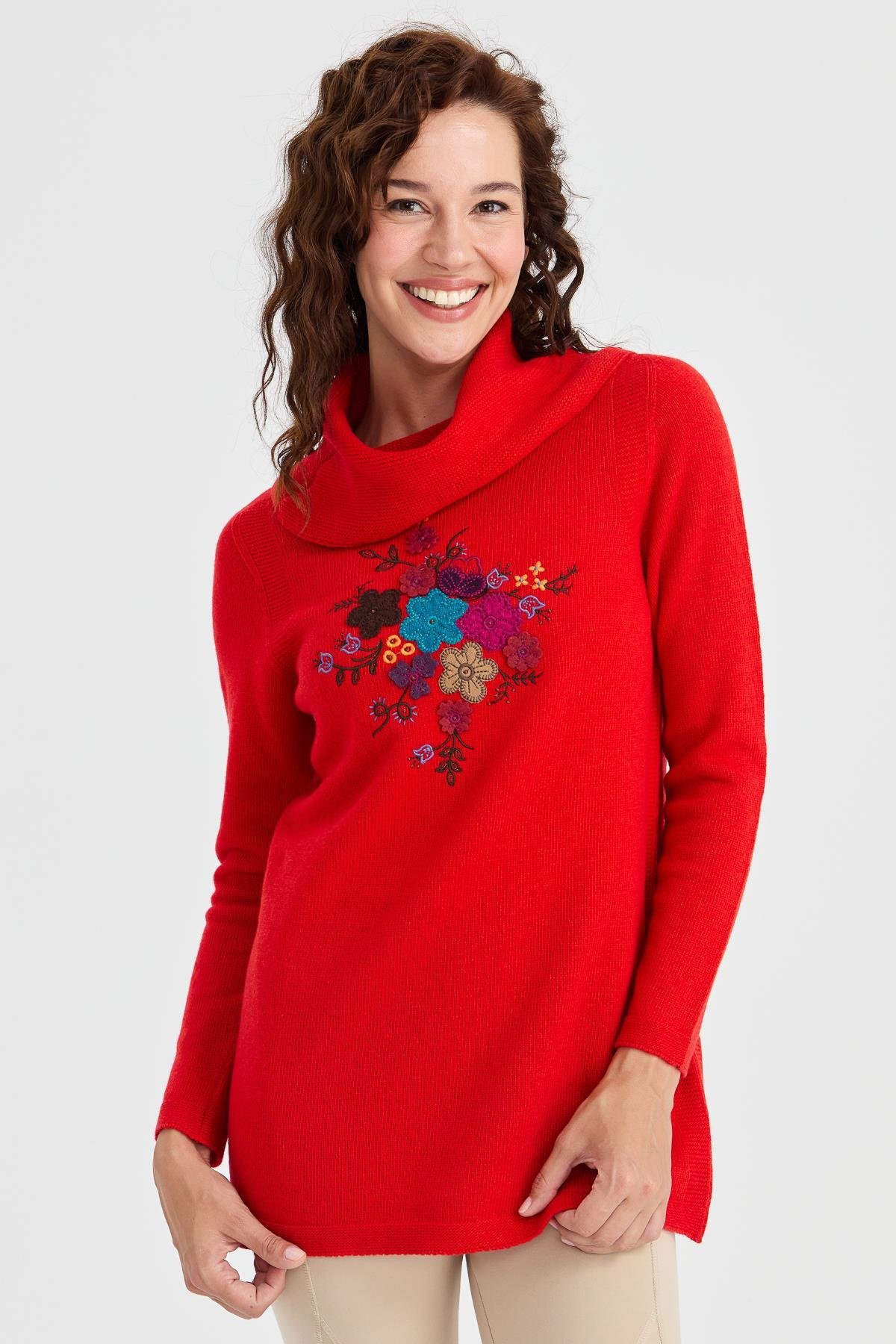 23157Kadın Degaje Yaka Önü İşlemeli Uzun Yün Kazak Mercan