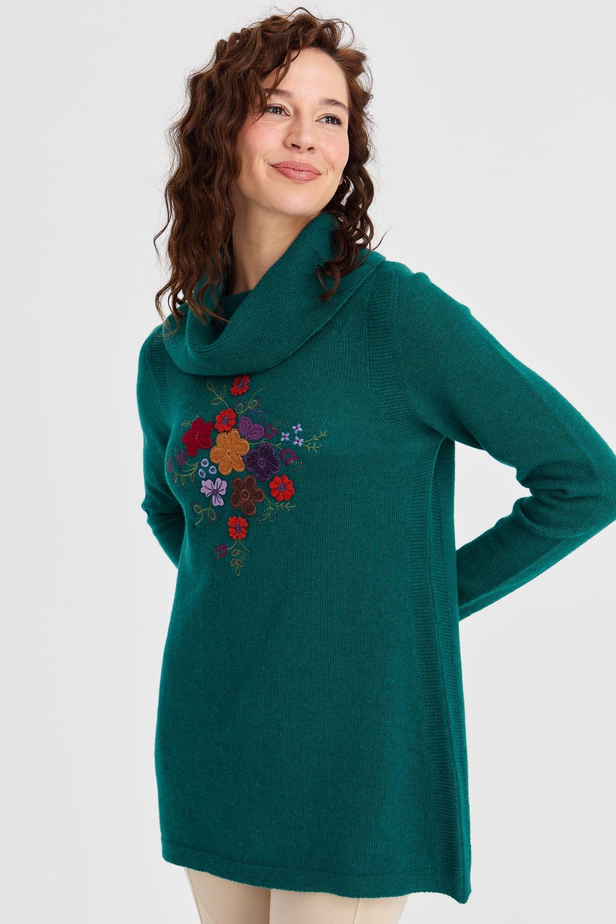 23157Kadın Degaje Yaka Önü İşlemeli Uzun Yün Kazak K.Ö.başı