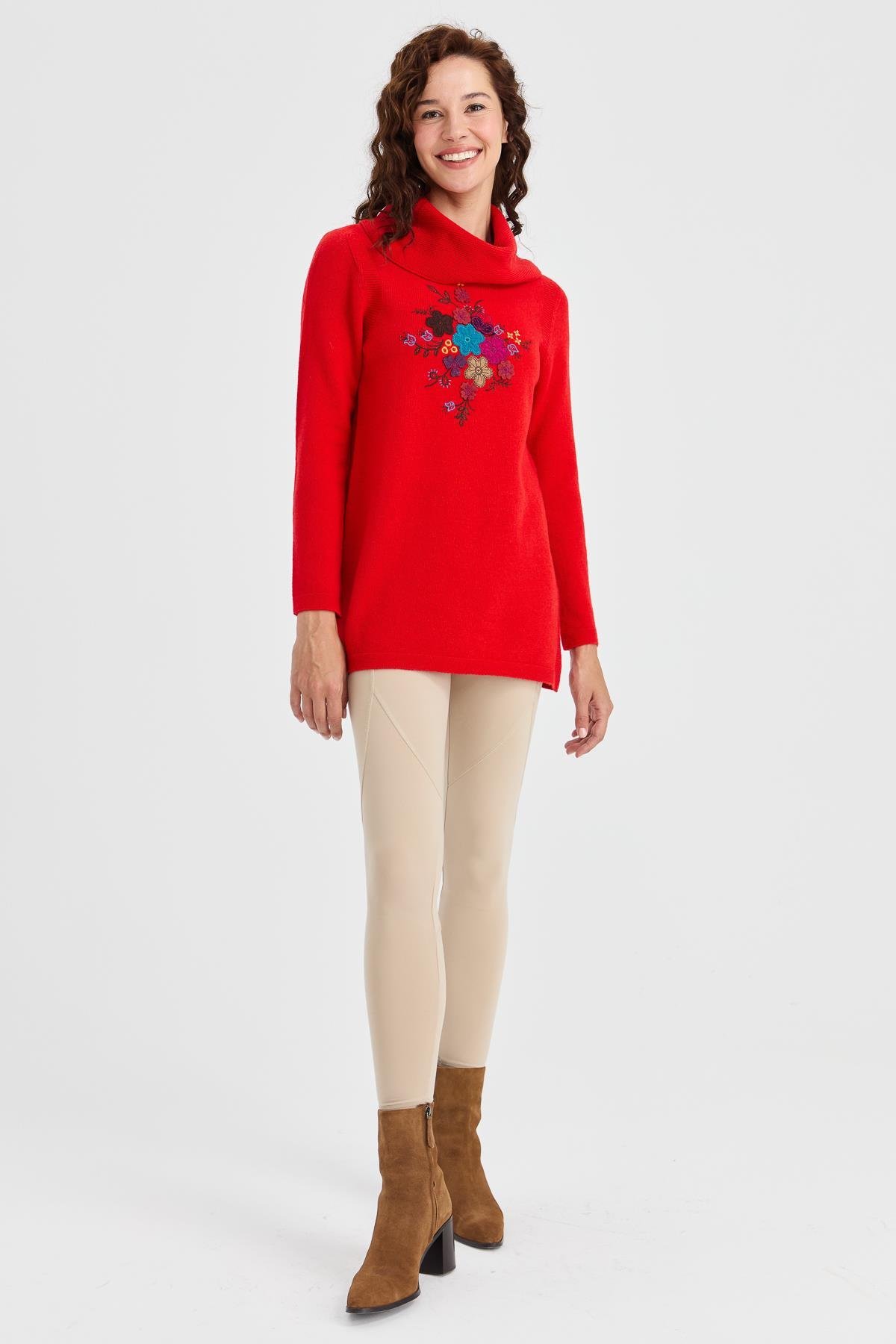 23157Kadın Degaje Yaka Önü İşlemeli Uzun Yün Kazak Mercan