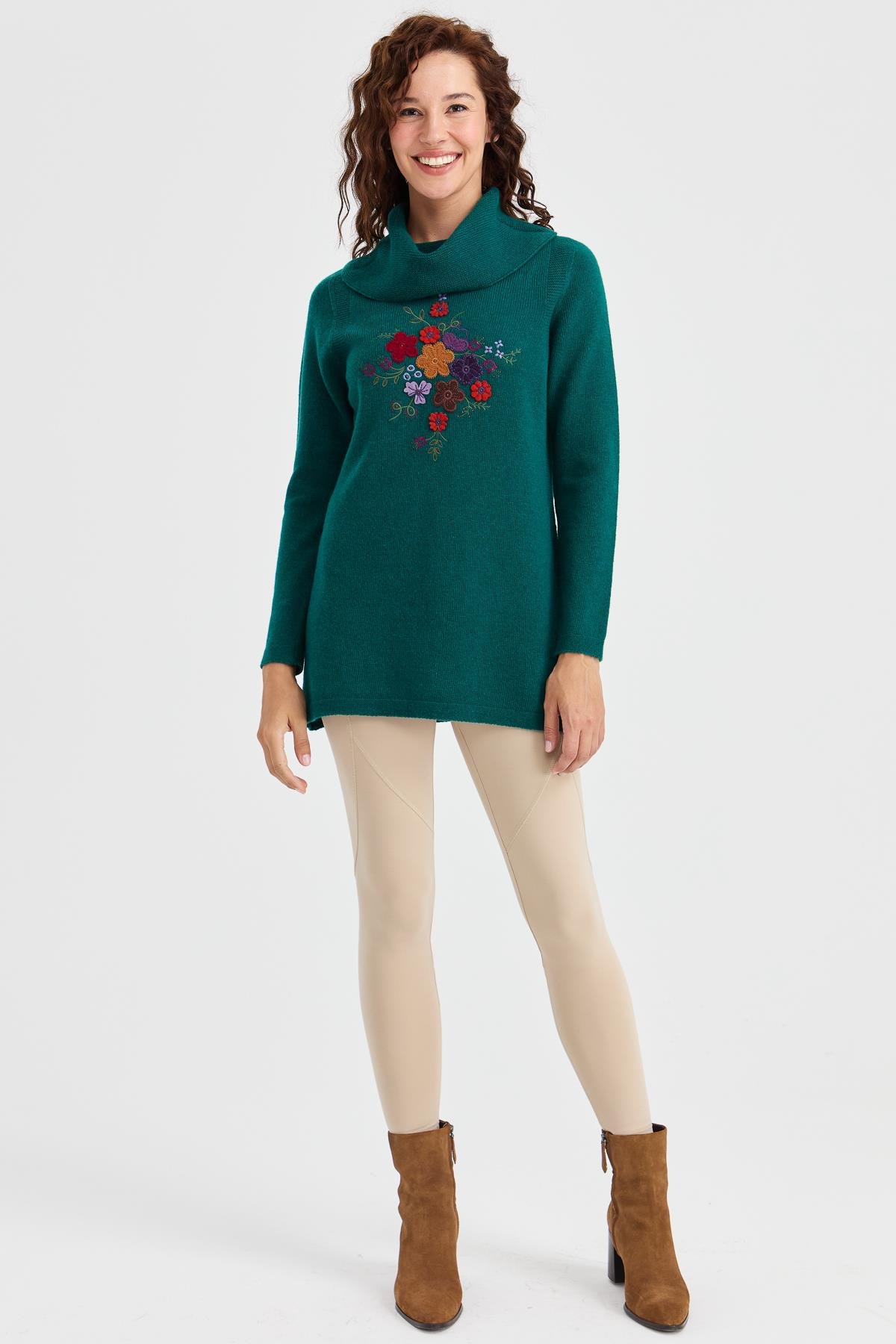 23157Kadın Degaje Yaka Önü İşlemeli Uzun Yün Kazak K.Ö.başı