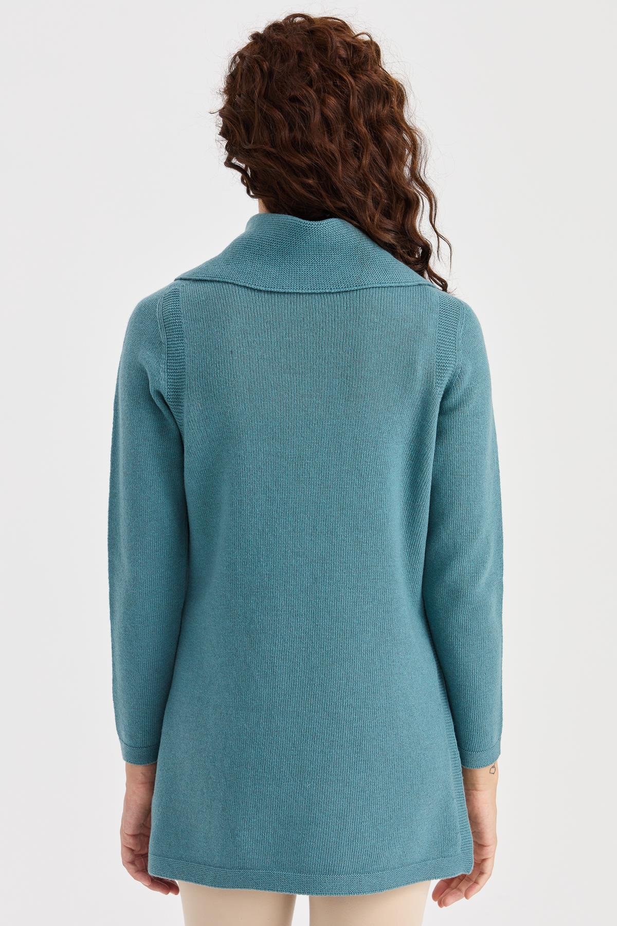 23157Kadın Degaje Yaka Önü İşlemeli Uzun Yün Kazak M.Yeşili