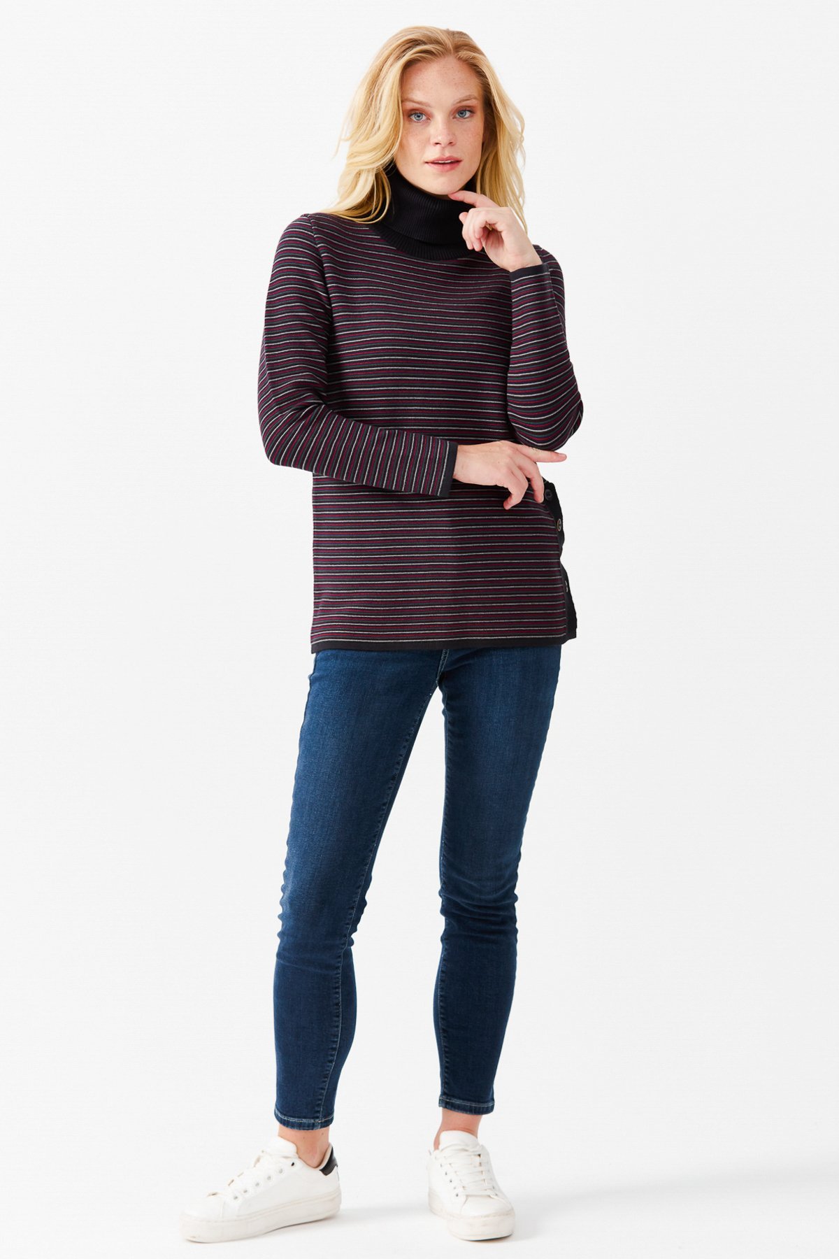 22079Женская туника в цветную полоску, на пуговицах и одним боковым разрезом, синяя