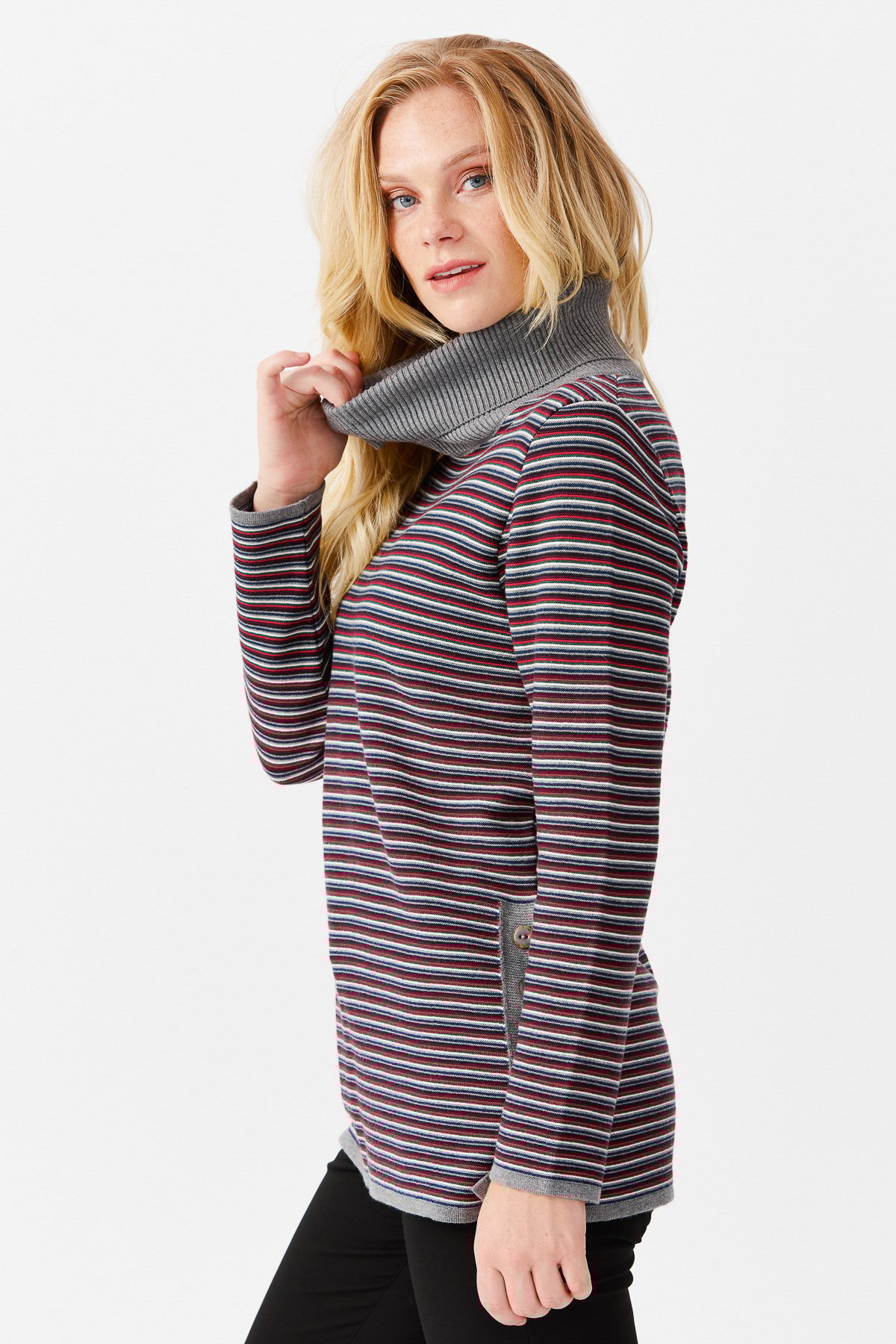 22079Женская туника в цветную полоску, на пуговицах и одним боковым разрезом, серая