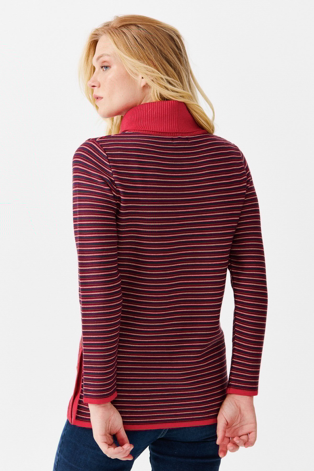 22079Женская туника в цветную полоску, на пуговицах и одним боковым разрезом, красная