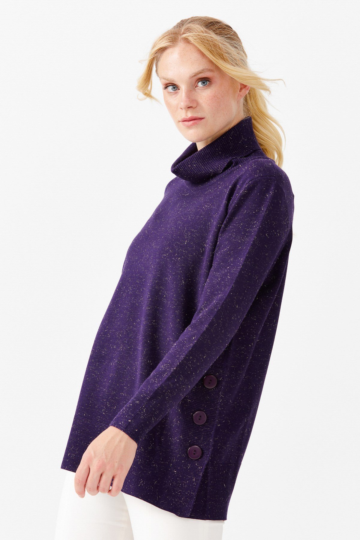 22362Женская туника с вырезом хомут и люрексом фиолетовая