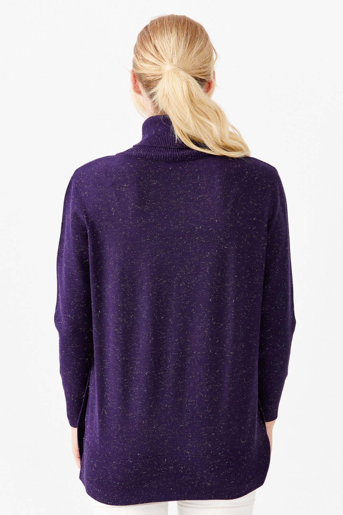 22362Женская туника с вырезом хомут и люрексом фиолетовая