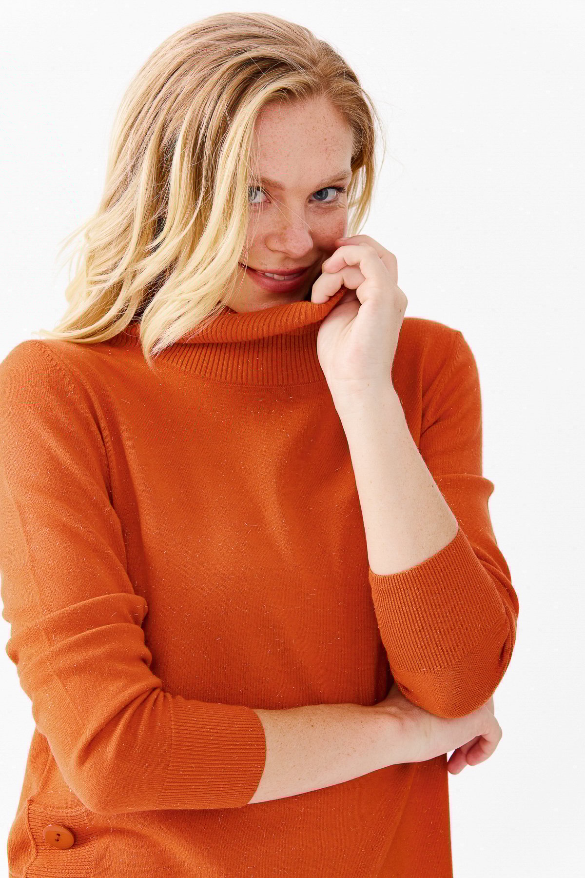 22362Женская туника с вырезом хомут и люрексом оранжевая 