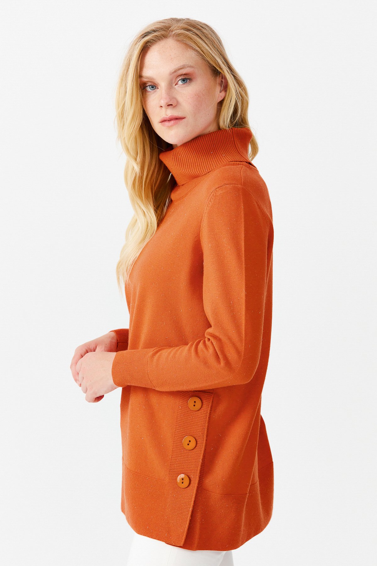 22362Женская туника с вырезом хомут и люрексом оранжевая 