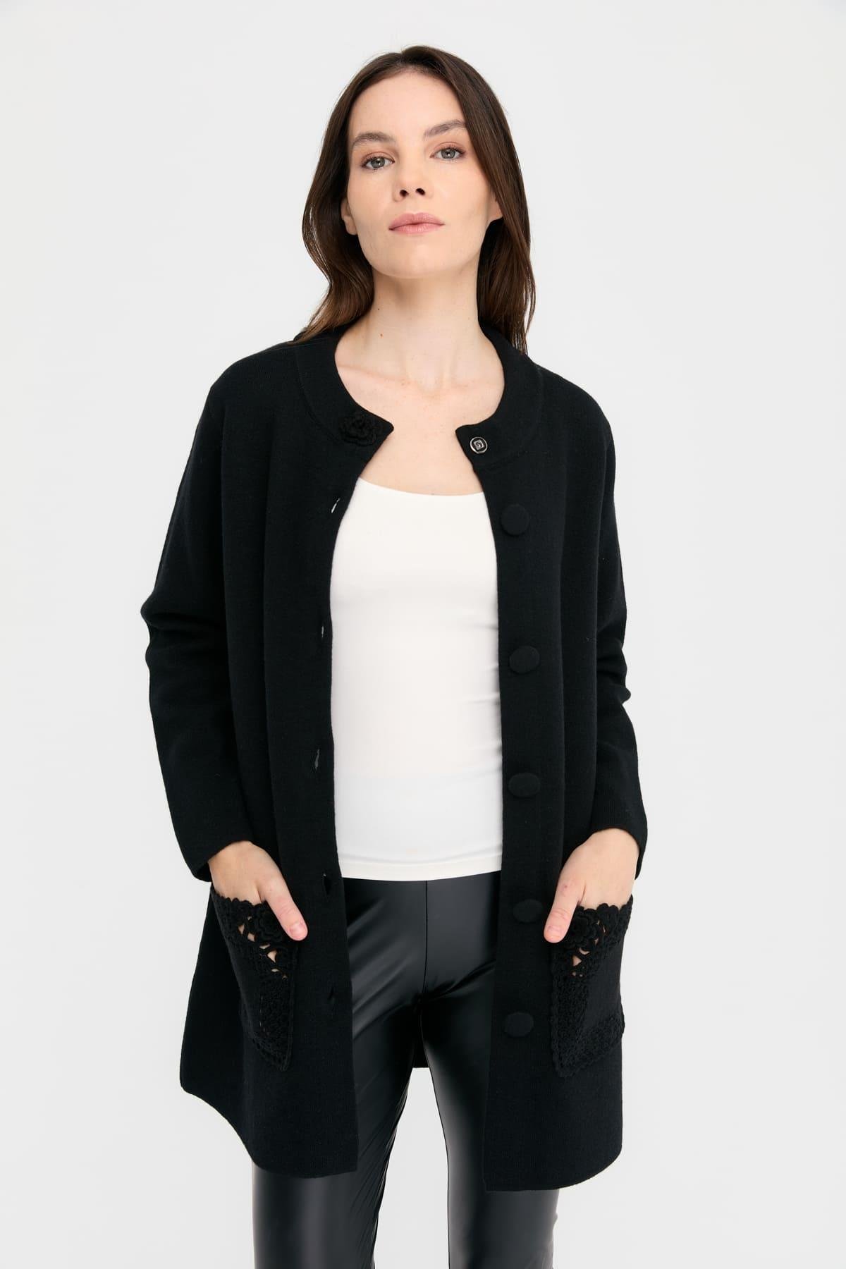 24017Kadın Dik Yaka Araboy Yün Kaban Siyah