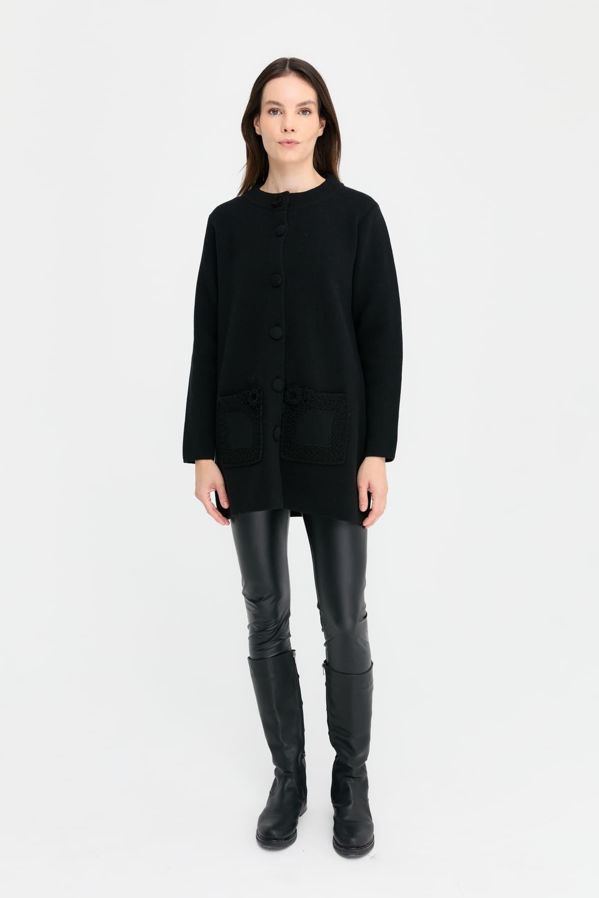 24017Kadın Dik Yaka Araboy Yün Kaban Siyah