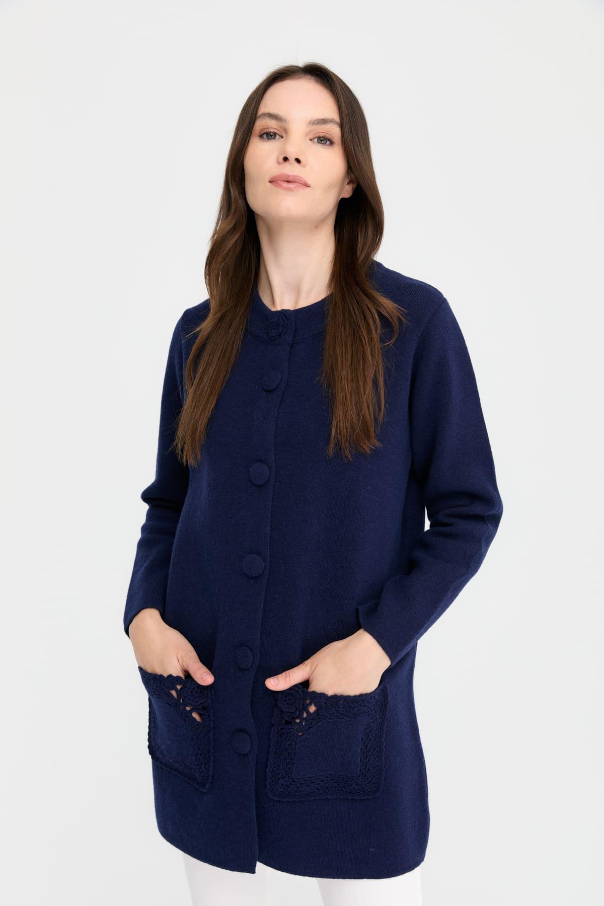 24017Kadın Dik Yaka Araboy Yün Kaban Y.A Lacivert