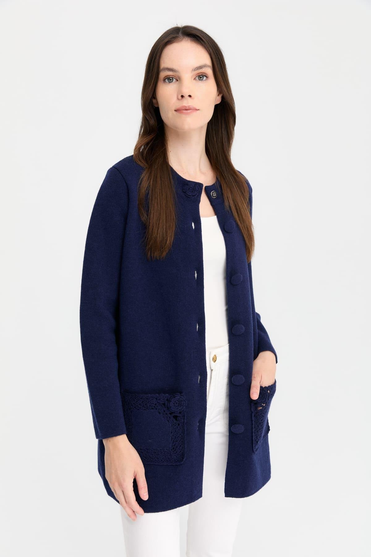 24017Kadın Dik Yaka Araboy Yün Kaban Y.A Lacivert