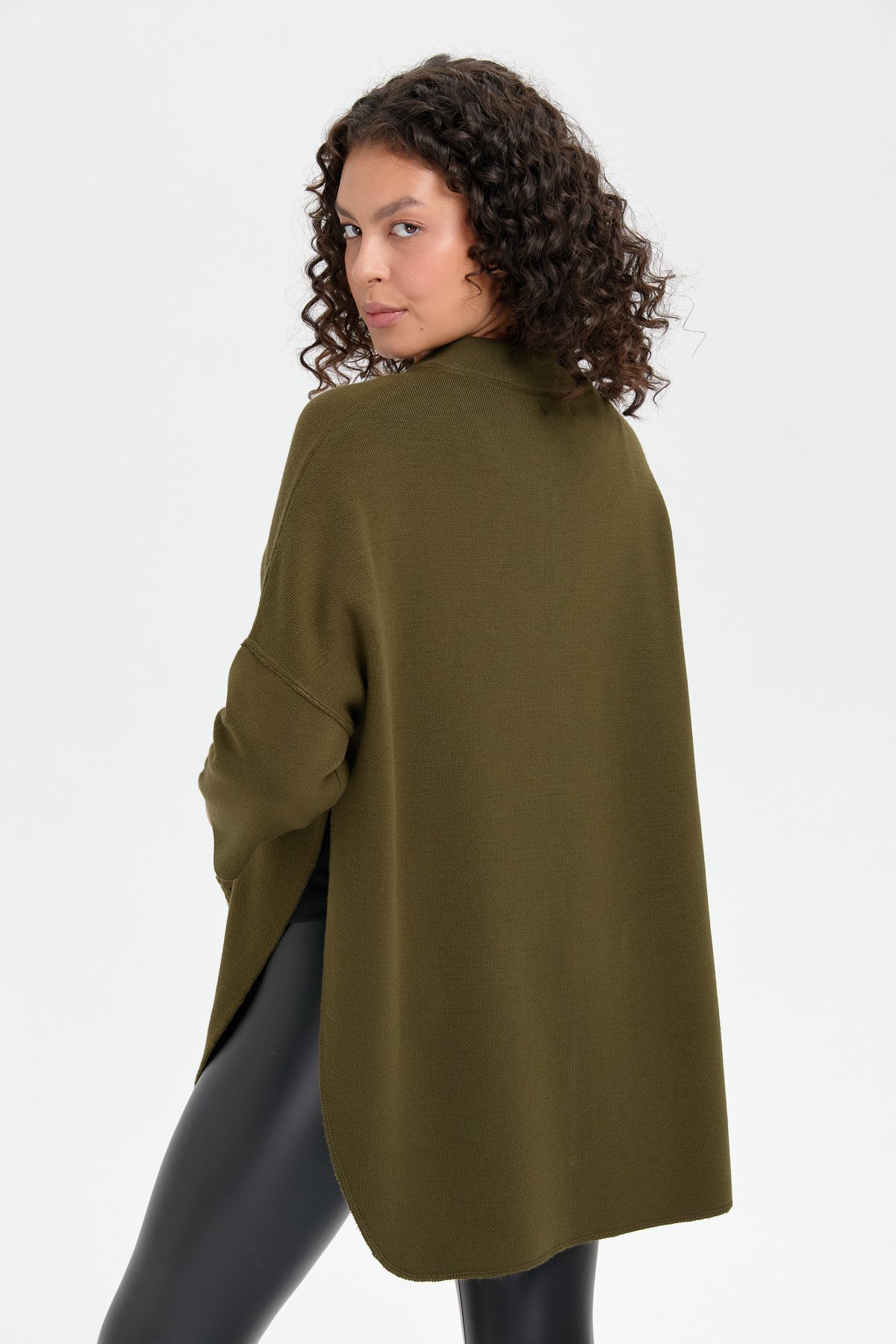 24059Kadın Dik Yaka Cebi Gül İşlemeli Fermuarlı Kısa Panço Haki