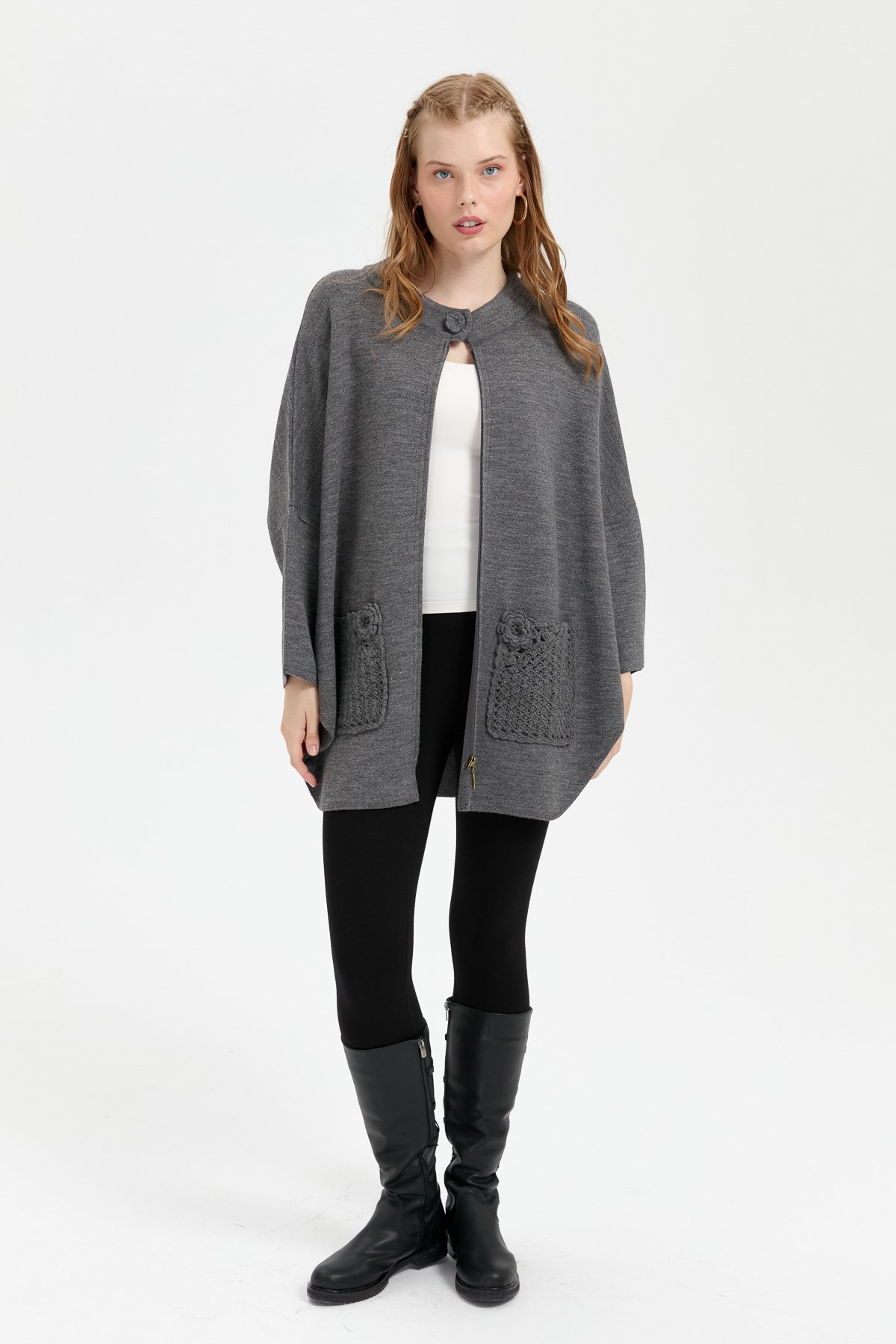 24059Kadın Dik Yaka Cebi Gül İşlemeli Fermuarlı Kısa Panço Gri Melanj