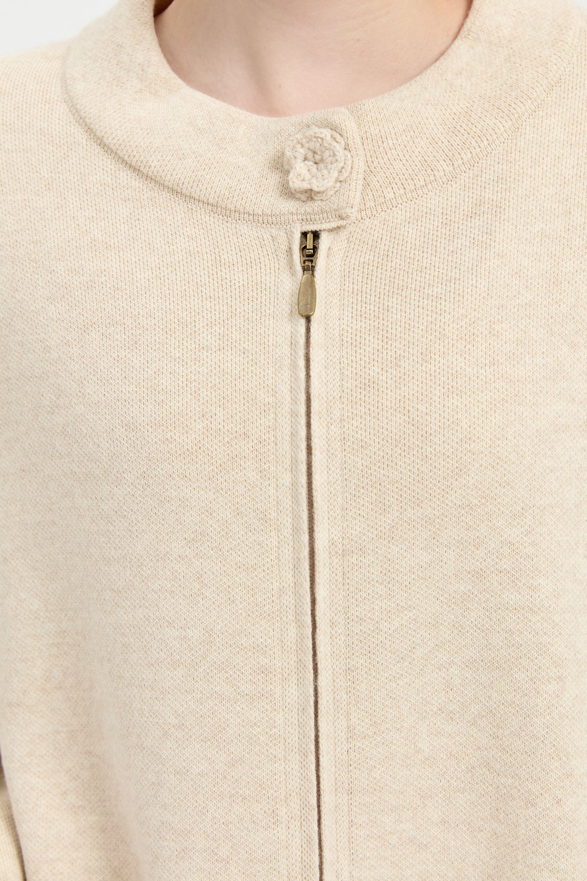 24059Kadın Dik Yaka Cebi Gül İşlemeli Fermuarlı Kısa Panço T.Melanj