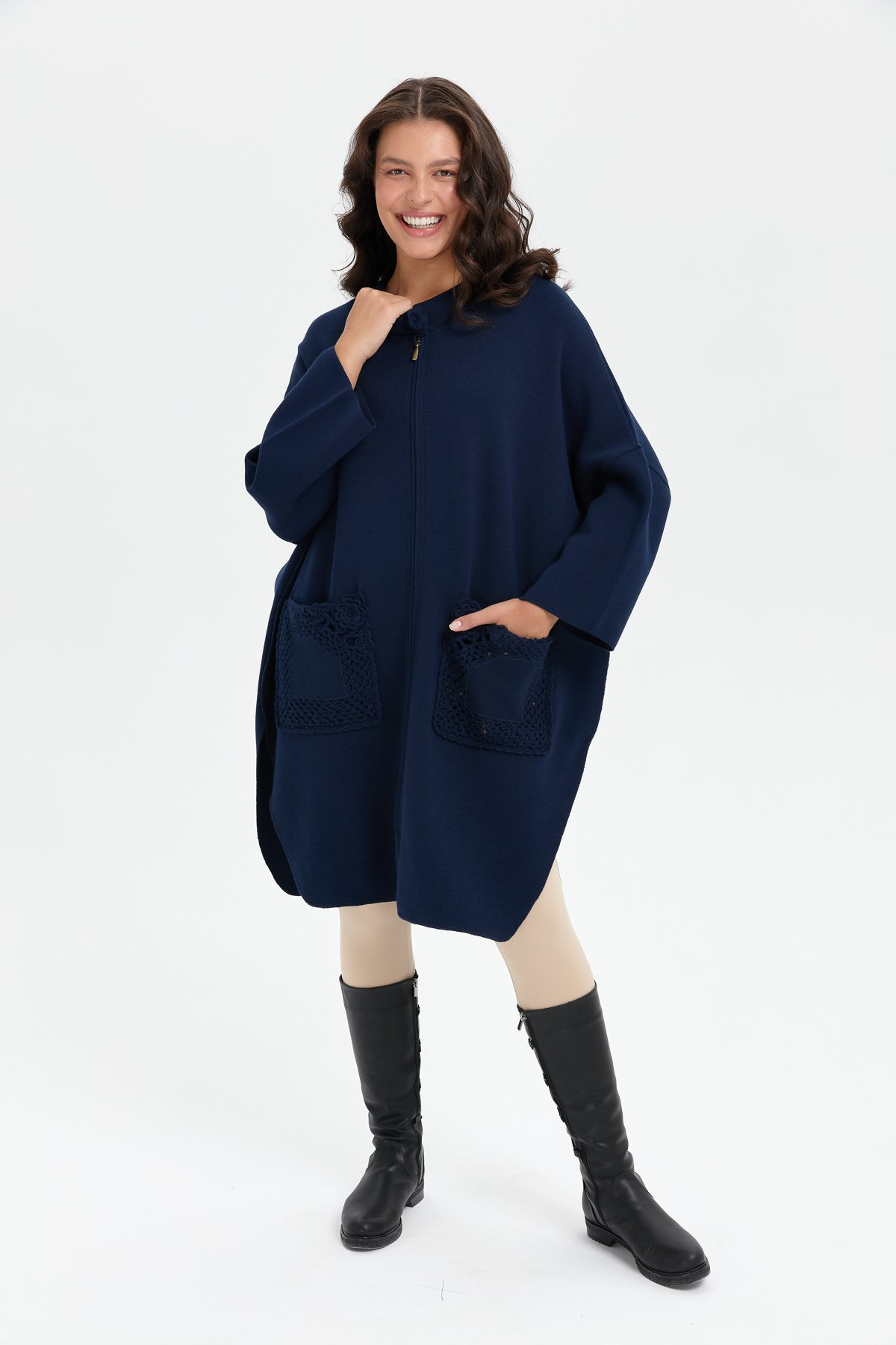 24060Kadın Dik Yaka Cebi Gül İşlemeli Fermuarlı Panço Lacivert