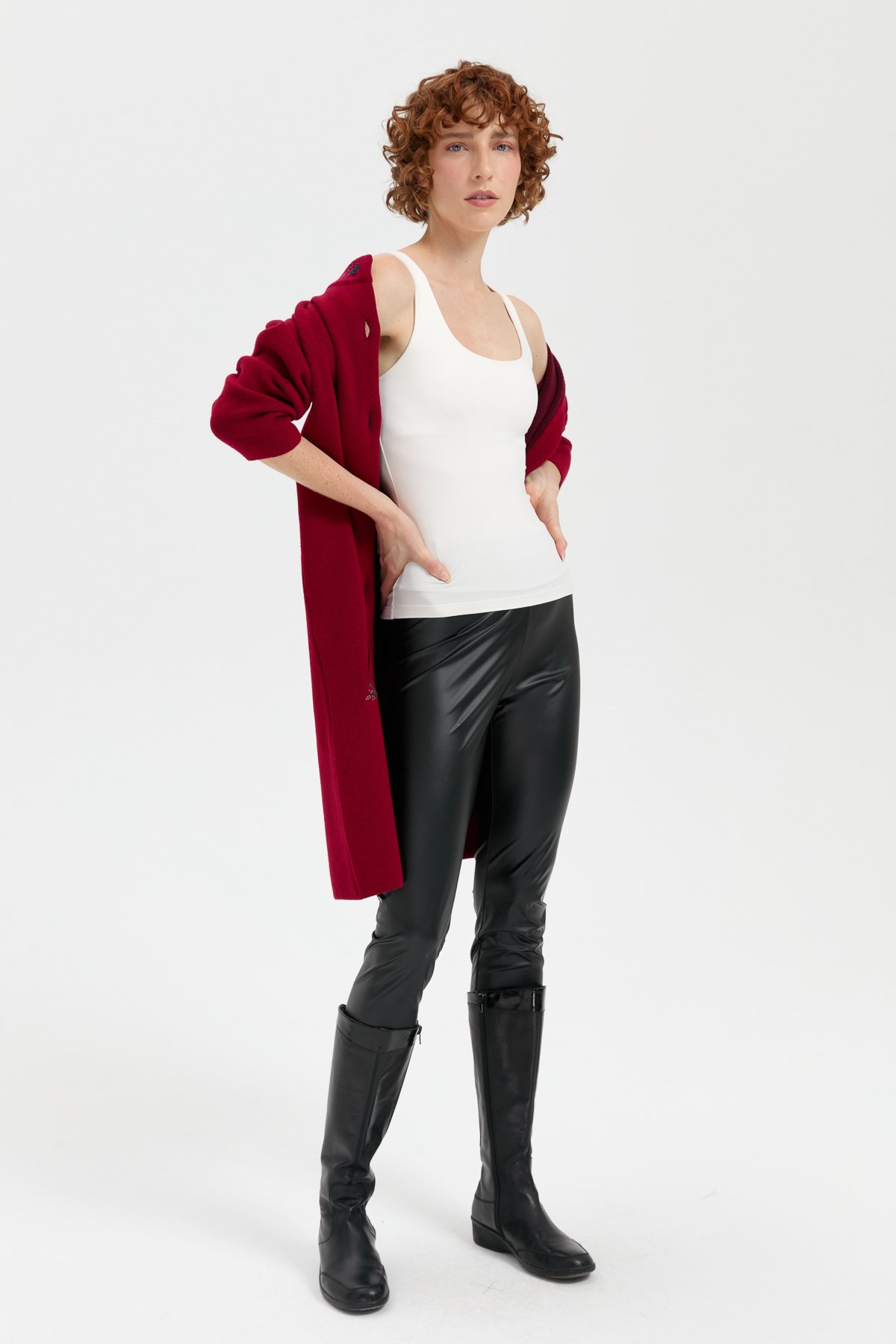 24012Kadın Dik Yaka Cebi İşlemeli Uzun Yün Kaban V.Çürüğü