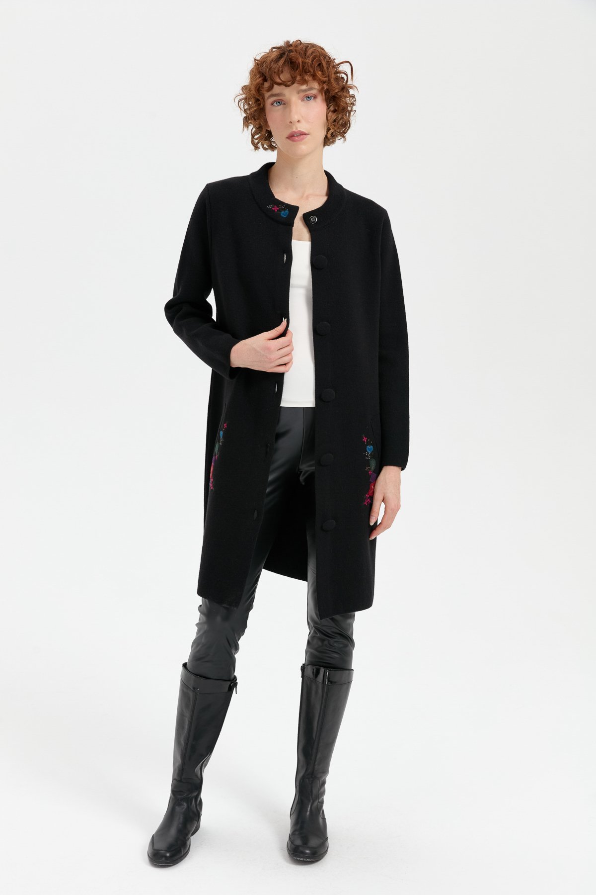 24012Kadın Dik Yaka Cebi İşlemeli Uzun Yün Kaban Siyah