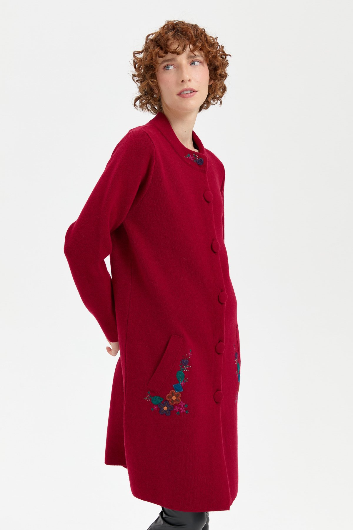 24012Kadın Dik Yaka Cebi İşlemeli Uzun Yün Kaban V.Çürüğü