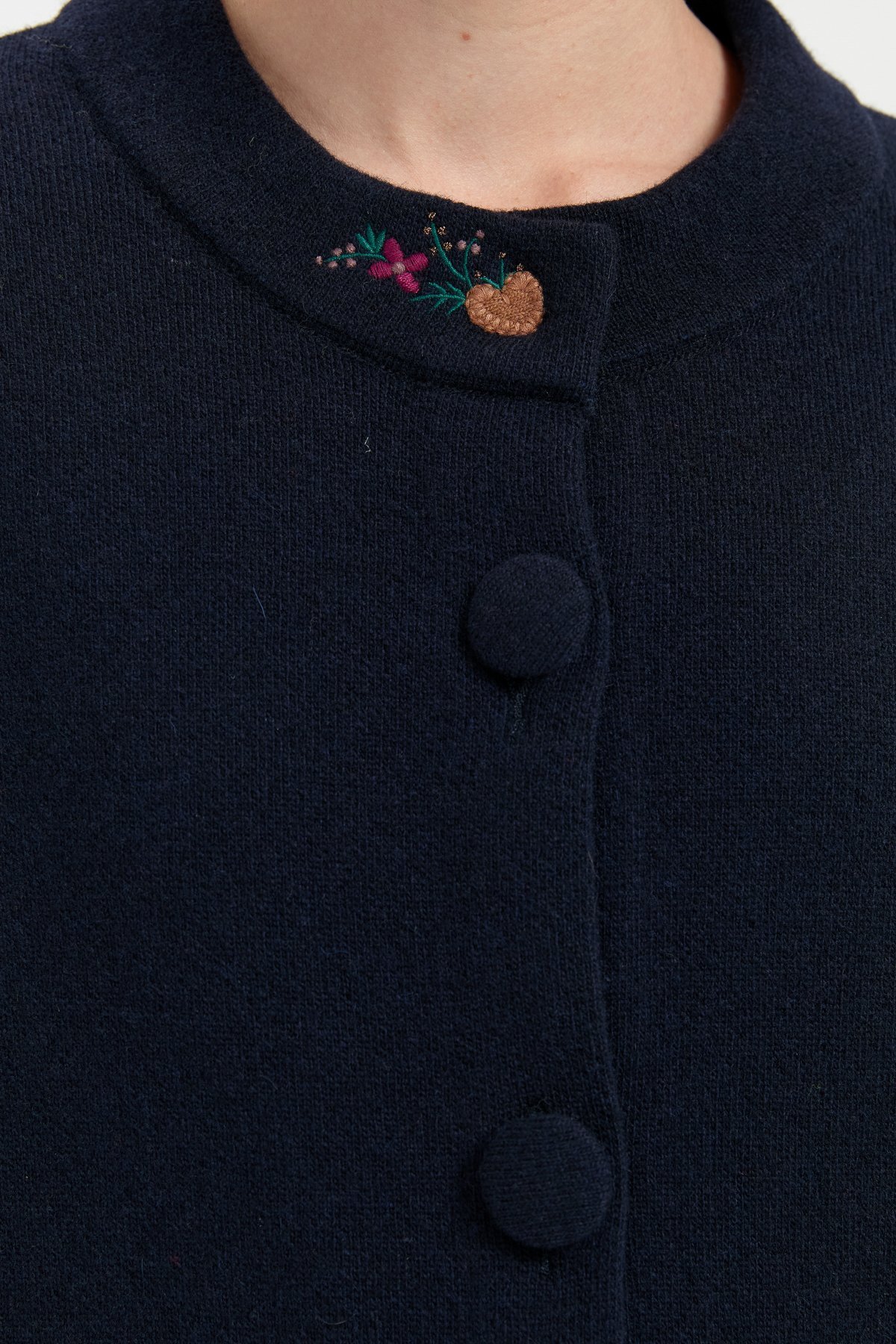 24012Kadın Dik Yaka Cebi İşlemeli Uzun Yün Kaban K.Lacivert