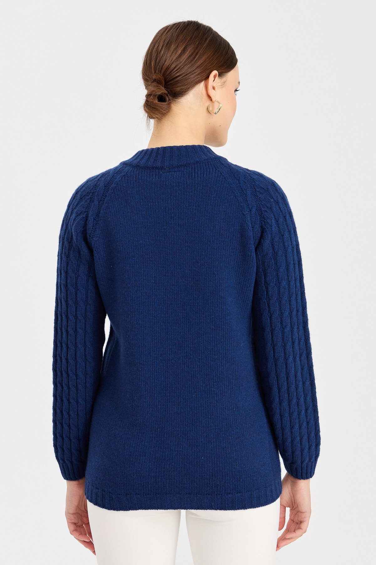 23203Kadın Dik Yaka Cebi ve Kolu Saç Örgü Yün Ceket İndigo