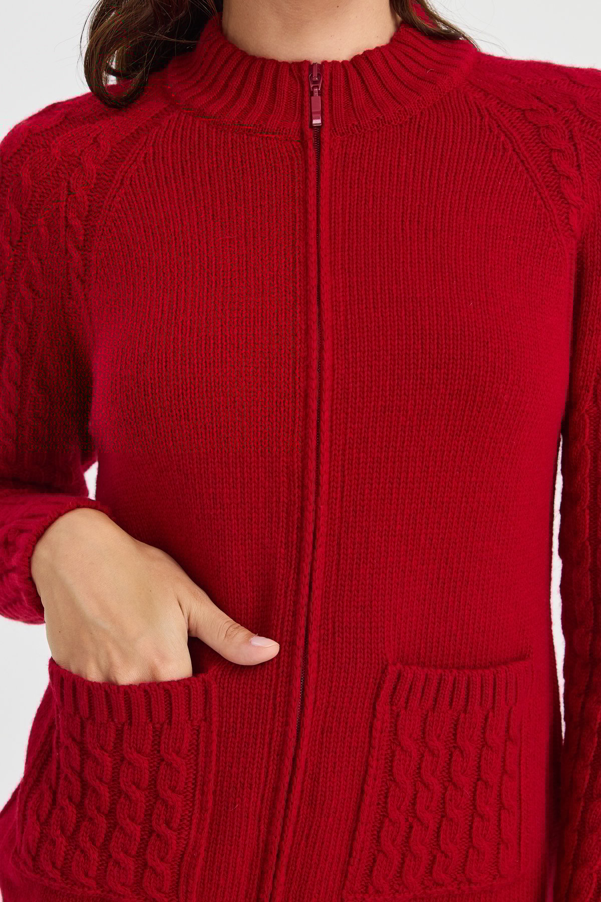 23203Kadın Dik Yaka Cebi ve Kolu Saç Örgü Yün Ceket K.Kırmızı