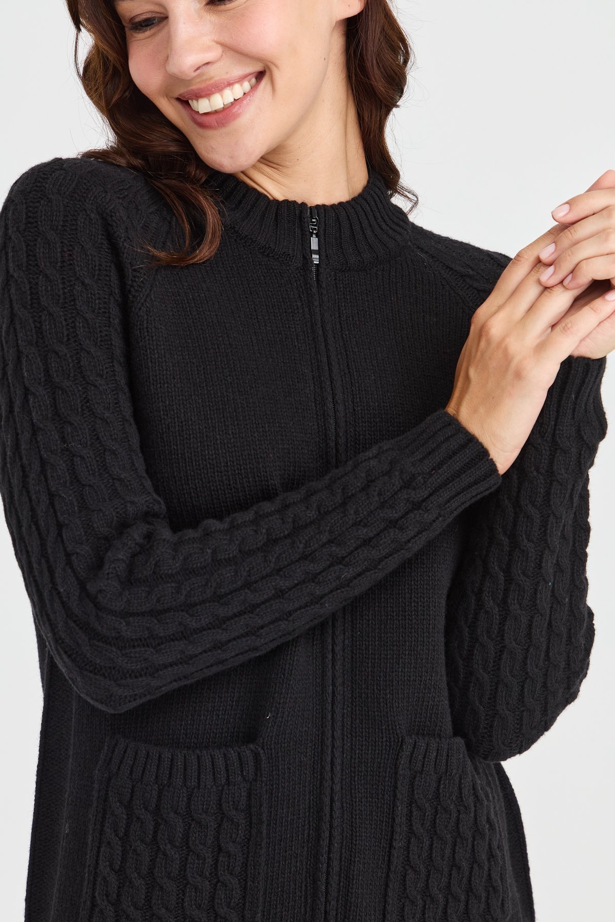 23203Kadın Dik Yaka Cebi ve Kolu Saç Örgü Yün Ceket Siyah