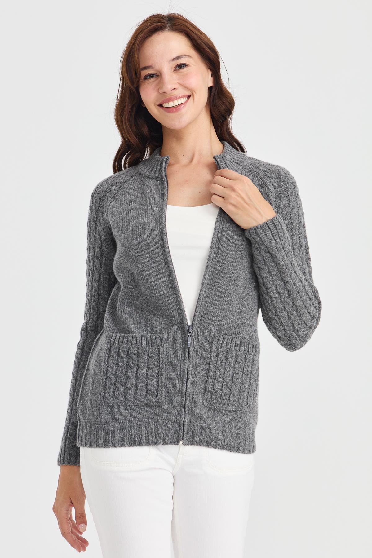 23203Kadın Dik Yaka Cebi ve Kolu Saç Örgü Yün Ceket Füme