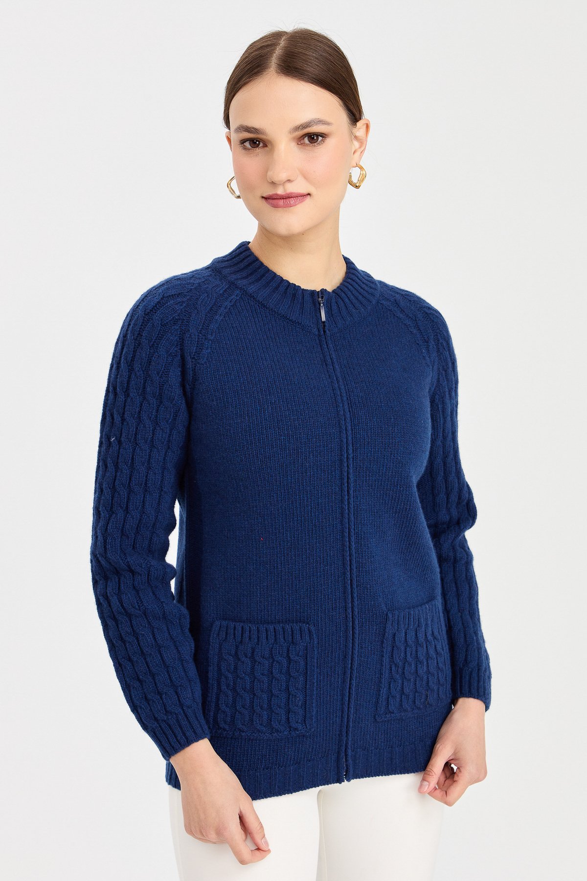 23203Kadın Dik Yaka Cebi ve Kolu Saç Örgü Yün Ceket İndigo