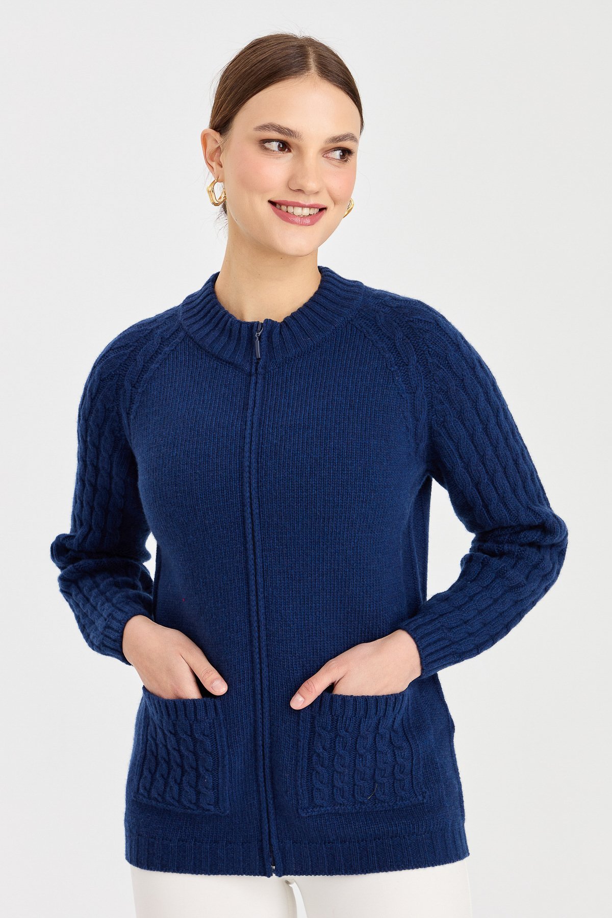 23203Kadın Dik Yaka Cebi ve Kolu Saç Örgü Yün Ceket İndigo