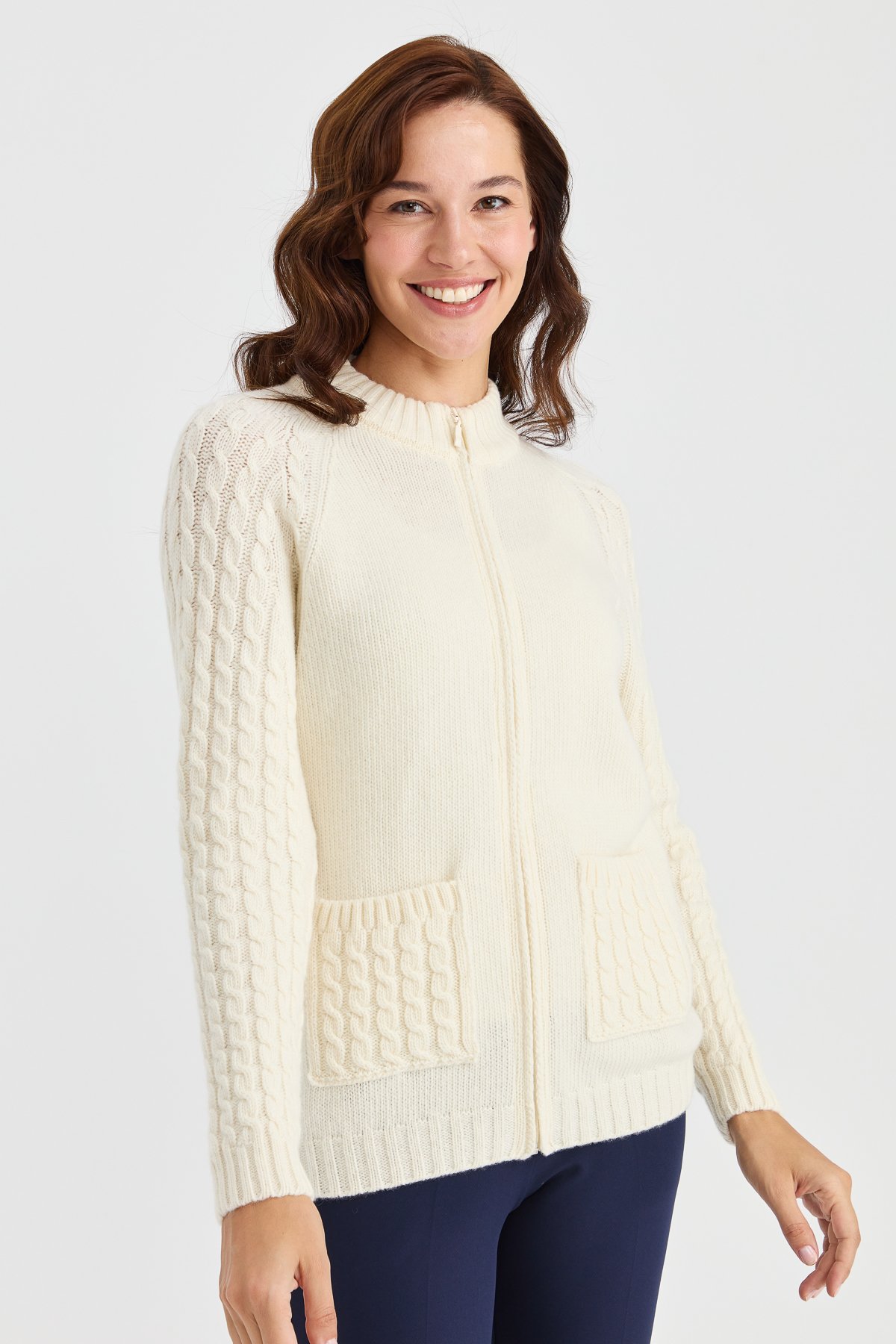 23203Kadın Dik Yaka Cebi ve Kolu Saç Örgü Yün Ceket Kemik