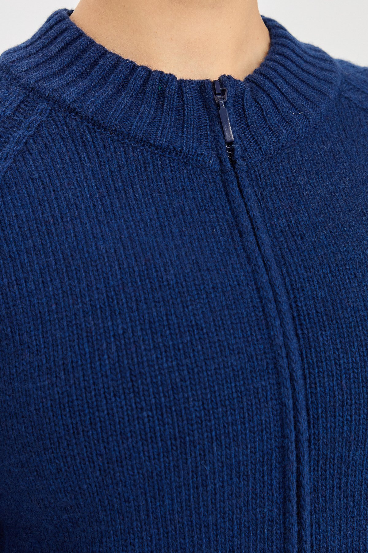 23203Kadın Dik Yaka Cebi ve Kolu Saç Örgü Yün Ceket İndigo