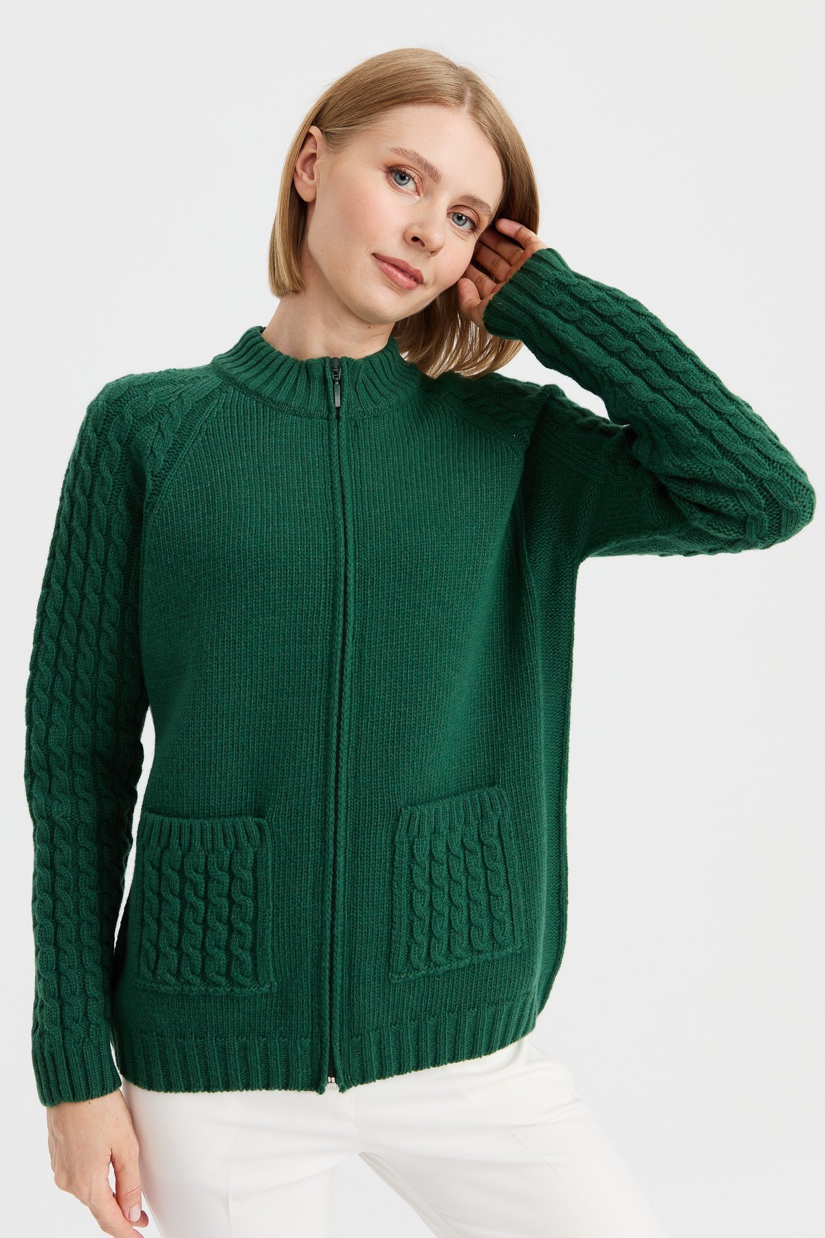 23203Kadın Dik Yaka Cebi ve Kolu Saç Örgü Yün Ceket Ö.Başı