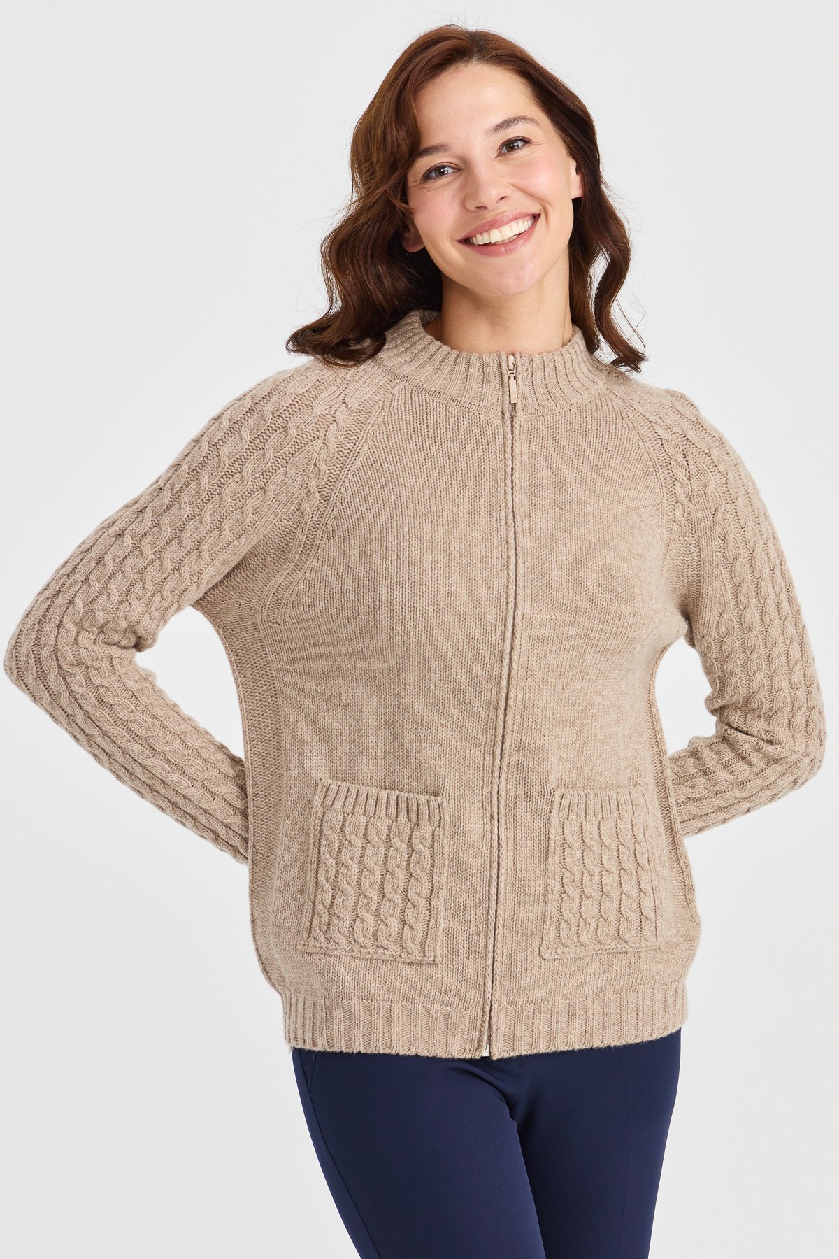 23203Kadın Dik Yaka Cebi ve Kolu Saç Örgü Yün Ceket K.Bej