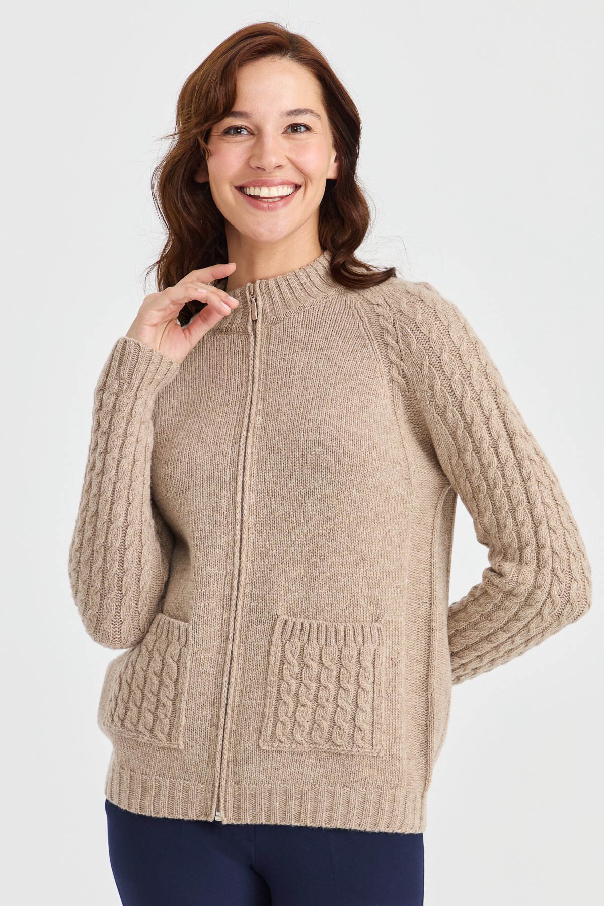 23203Kadın Dik Yaka Cebi ve Kolu Saç Örgü Yün Ceket K.Bej