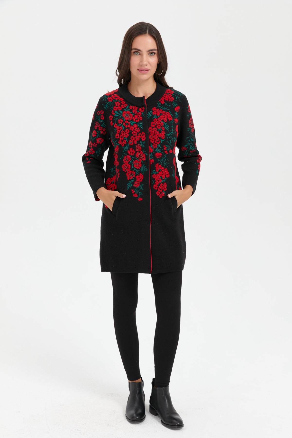 24018Kadın Dik Yaka Çiçekli Uzun Yün Kaban Siyah