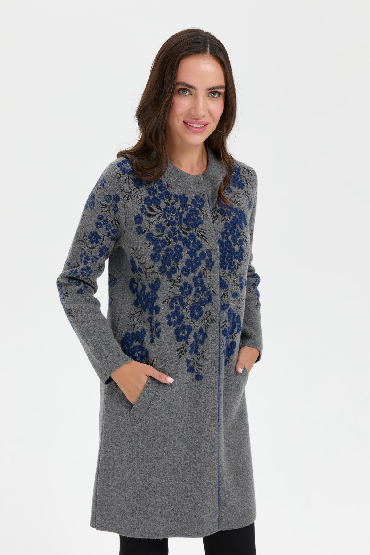 24018Kadın Dik Yaka Çiçekli Uzun Yün Kaban Füme