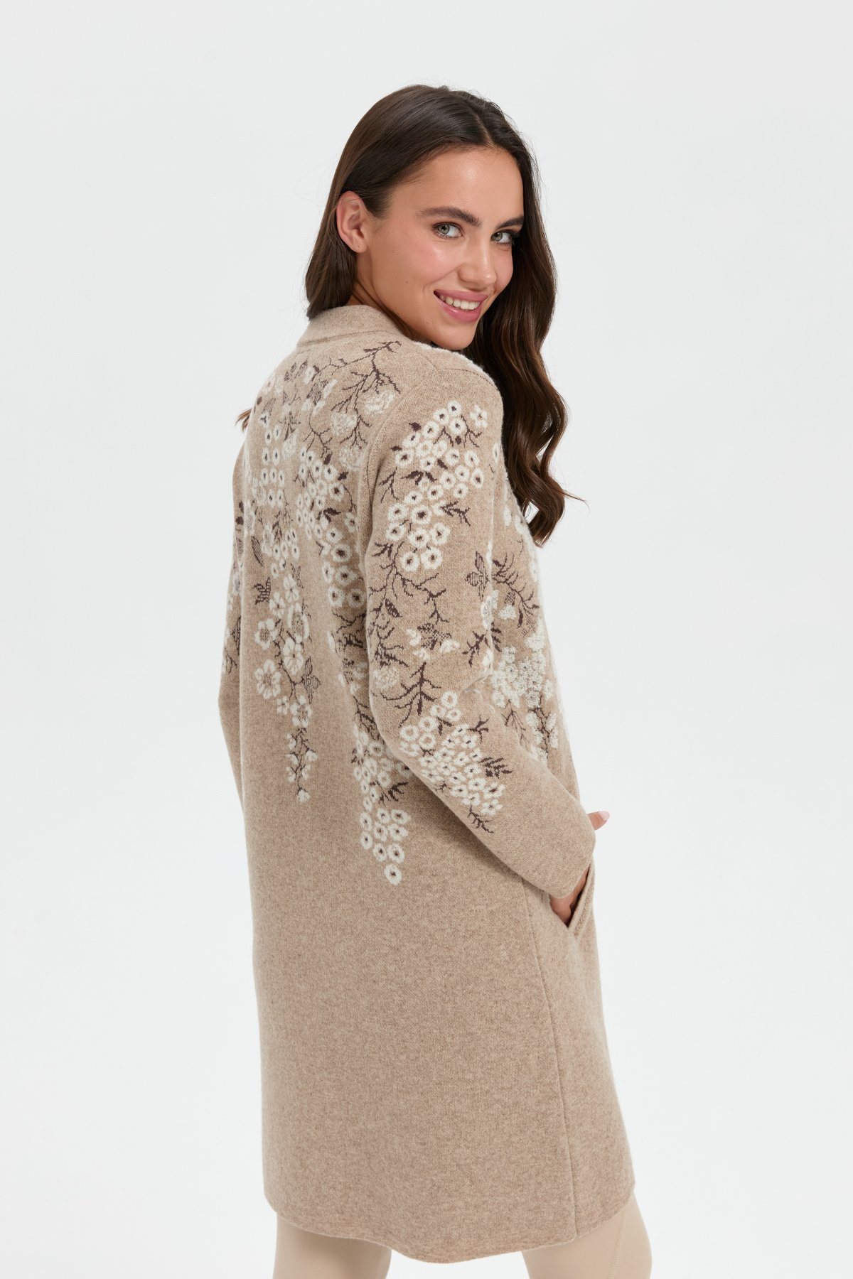 24018Kadın Dik Yaka Çiçekli Uzun Yün Kaban K.Bej