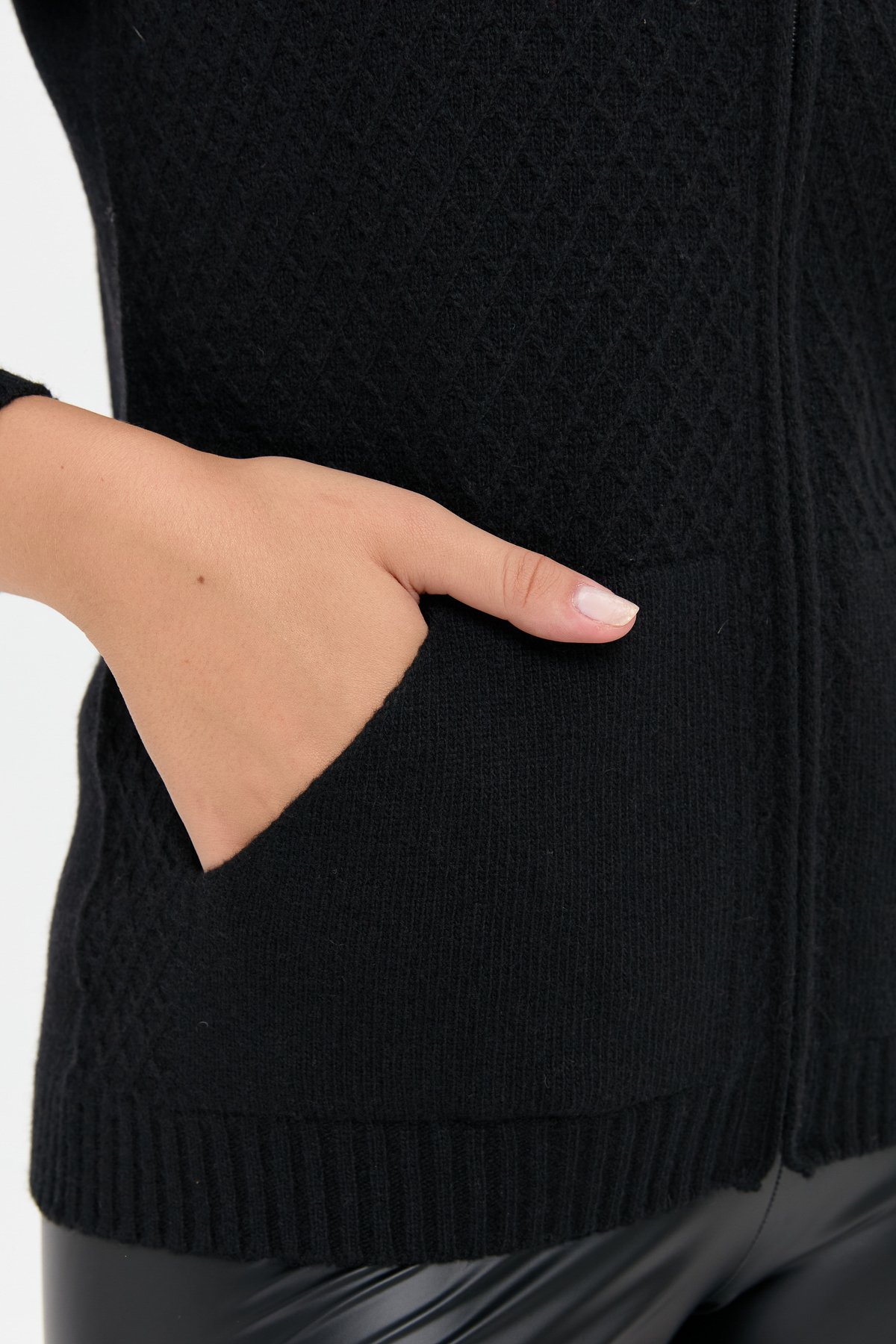 24218Kadın Dik Yaka Dikişsiz Önü Fermuarlı Yün Hırka Siyah