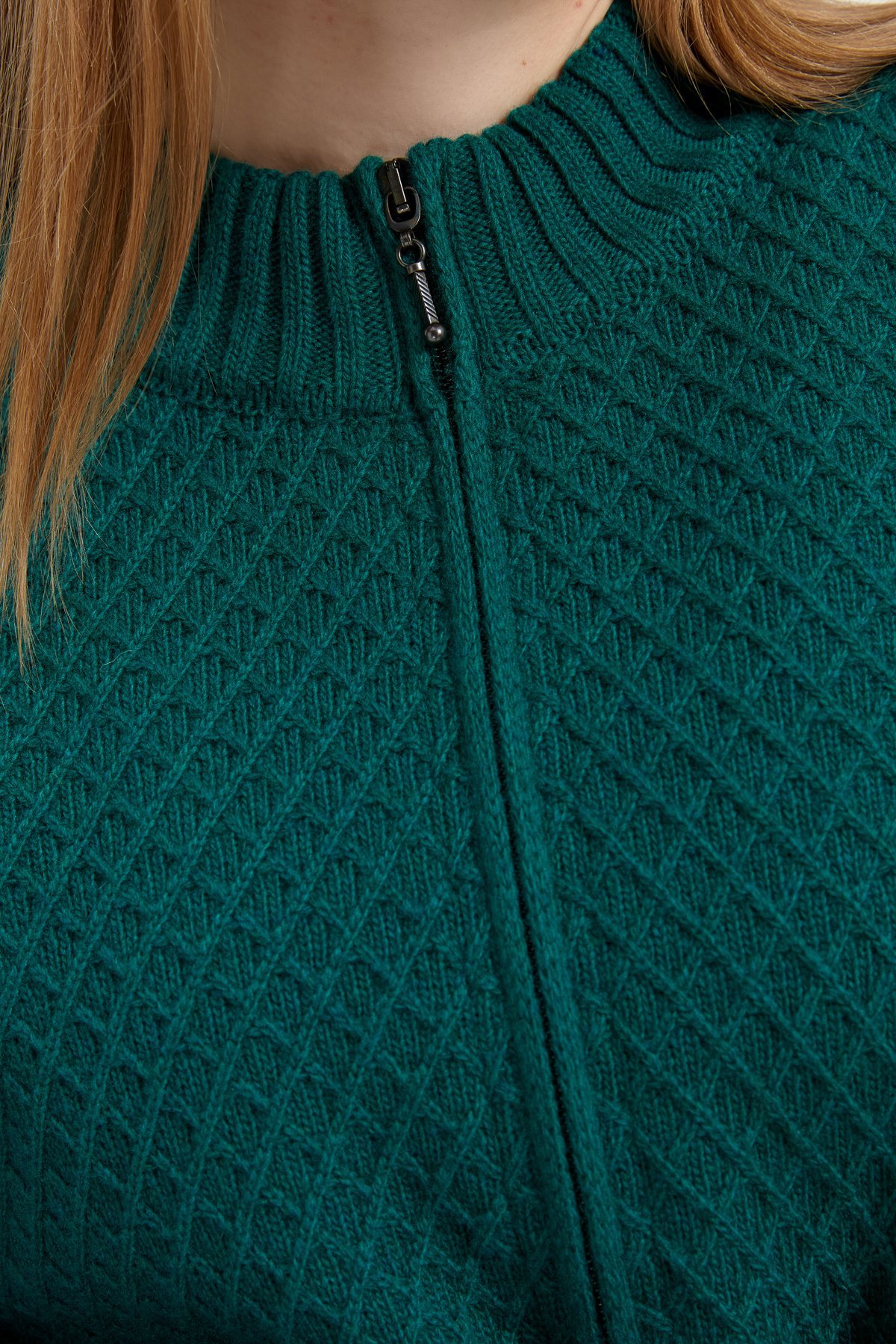 24218Kadın Dik Yaka Dikişsiz Önü Fermuarlı Yün Hırka K.Ö.başı